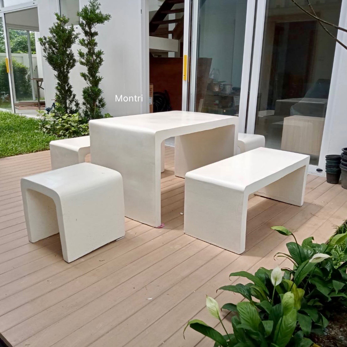 โต๊ะสนาม โต๊ะสนามกลางแจ้ง ชุดโต๊ะสนาม ชุดโต๊ะสนาม ชุดโต๊ะปูนซีเมนตร์ รุ่น Loft มีความแข็งแรงใช้งานได้ในระยะยาว ส่งตรงจากโรงงาน