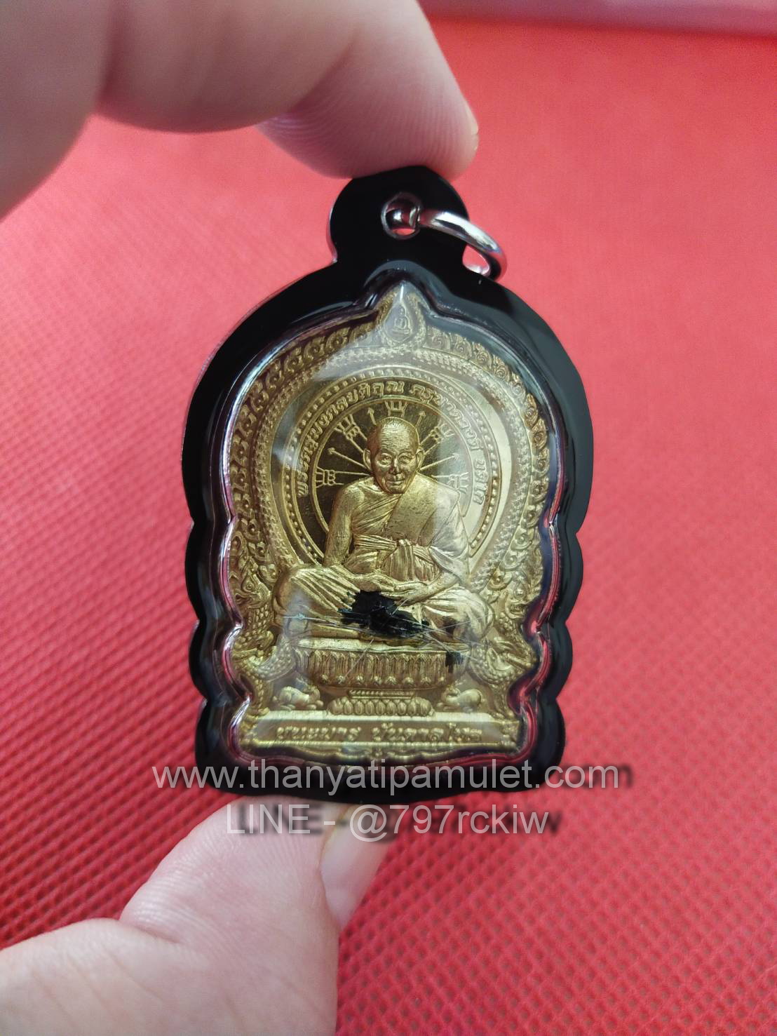 เหรียญนั่งพาน ชนะมาร บันดาลโชค. ❇หมายเลข 443 [หลวงปู่ครูบาดวงดี วัดบ้านฟ่อน] เชียงใหม่ ปี 2560. ❇เลี่ยมกรอบพร้อมใช้ (พระอริยะเจ้า ผู้มีพลังจิตที่เย็นที่สุดในล้านนา)