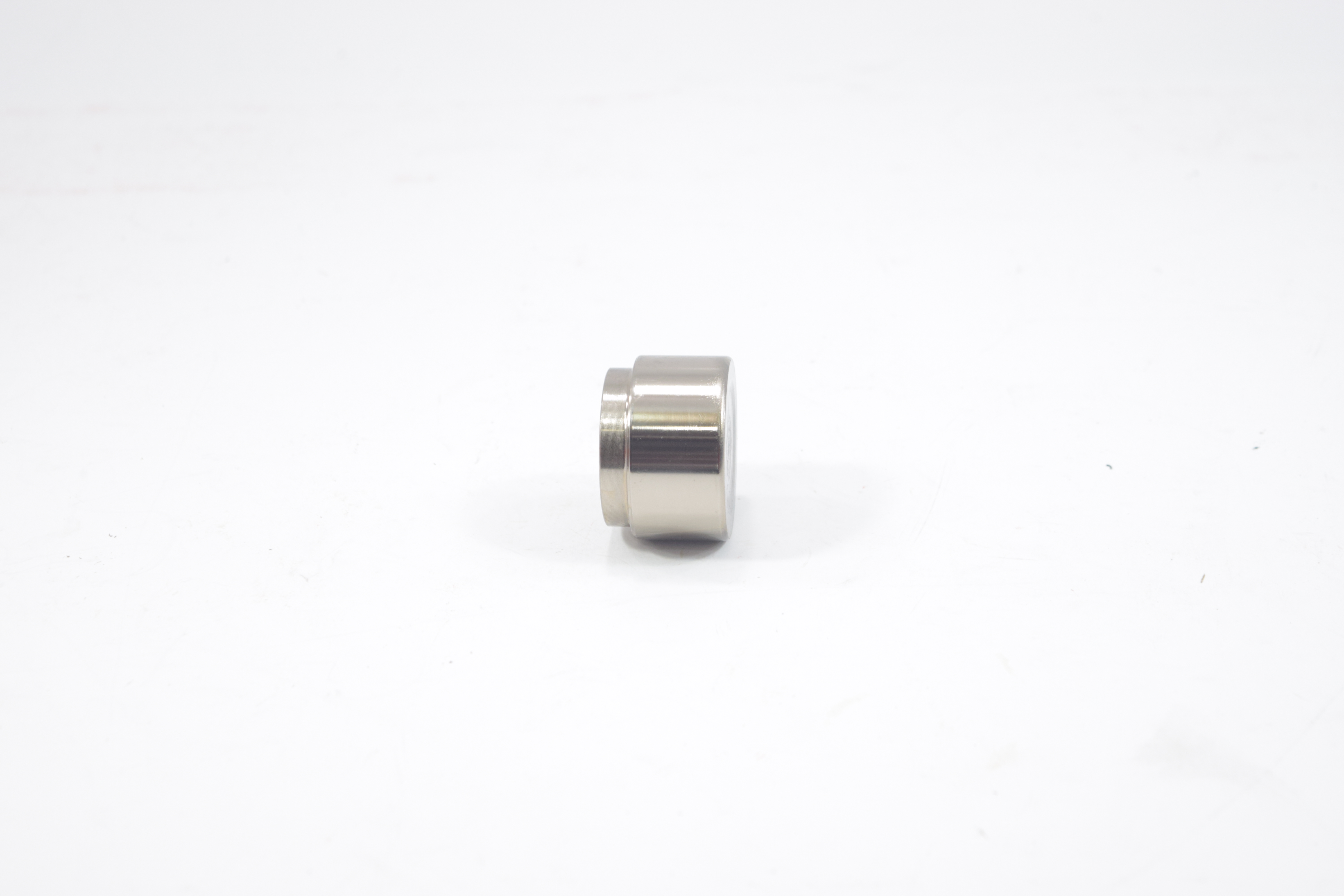 ลูกสูบดิสเบรค TOYOTA LN50 4WD (ใหญ่ ) โตโยต้า / 3PD-2572 / 47731 - 30020 / ขนาด วงนอก 42.75 / สูง 28.55 (จำนวน 1 ชิ้น) (CALIPER PISTON)