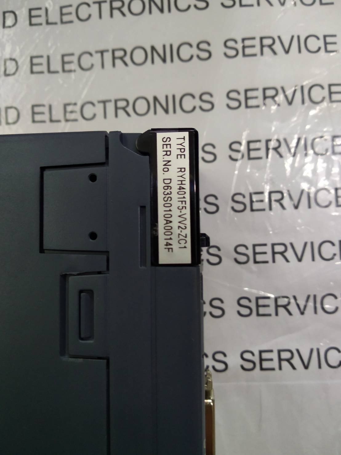 SERVO DRIVE " FUJI " MODEL : RYH401F5-VV2-ZC1