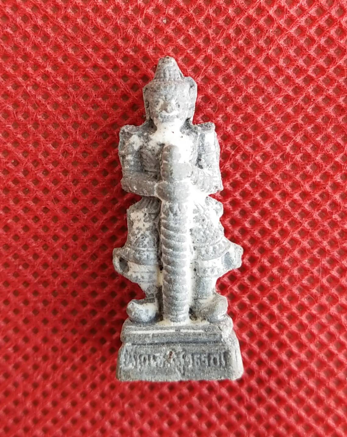 ท้าวเวสสุวรรณ เนื้อผงตะเคียน รุ่นแรก หลวงพ่อพูล วัดไผ่ล้อม ปี 2547