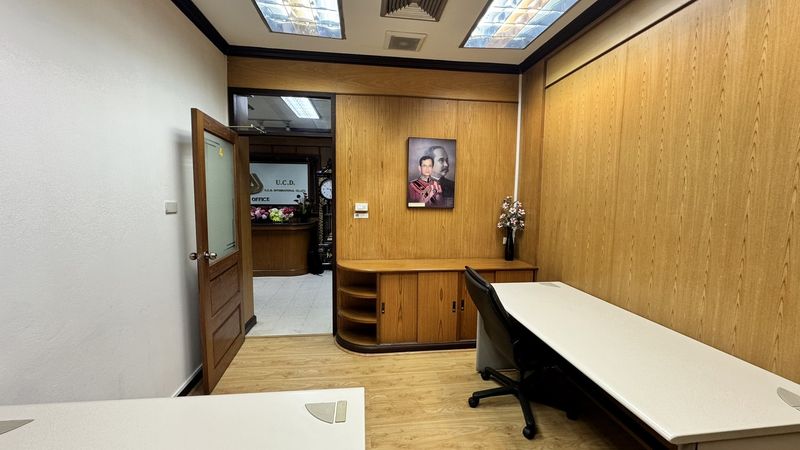 Bangna Complex (บางนาคอมเพล็กซ์) สำนักงานให้เช่า/ขาย office for rent/Sale ขนาด 303 ตร.ม. ชั้น 8 Free furniture, Free Copy machine (เครื่องถ่ายเอกสาร)