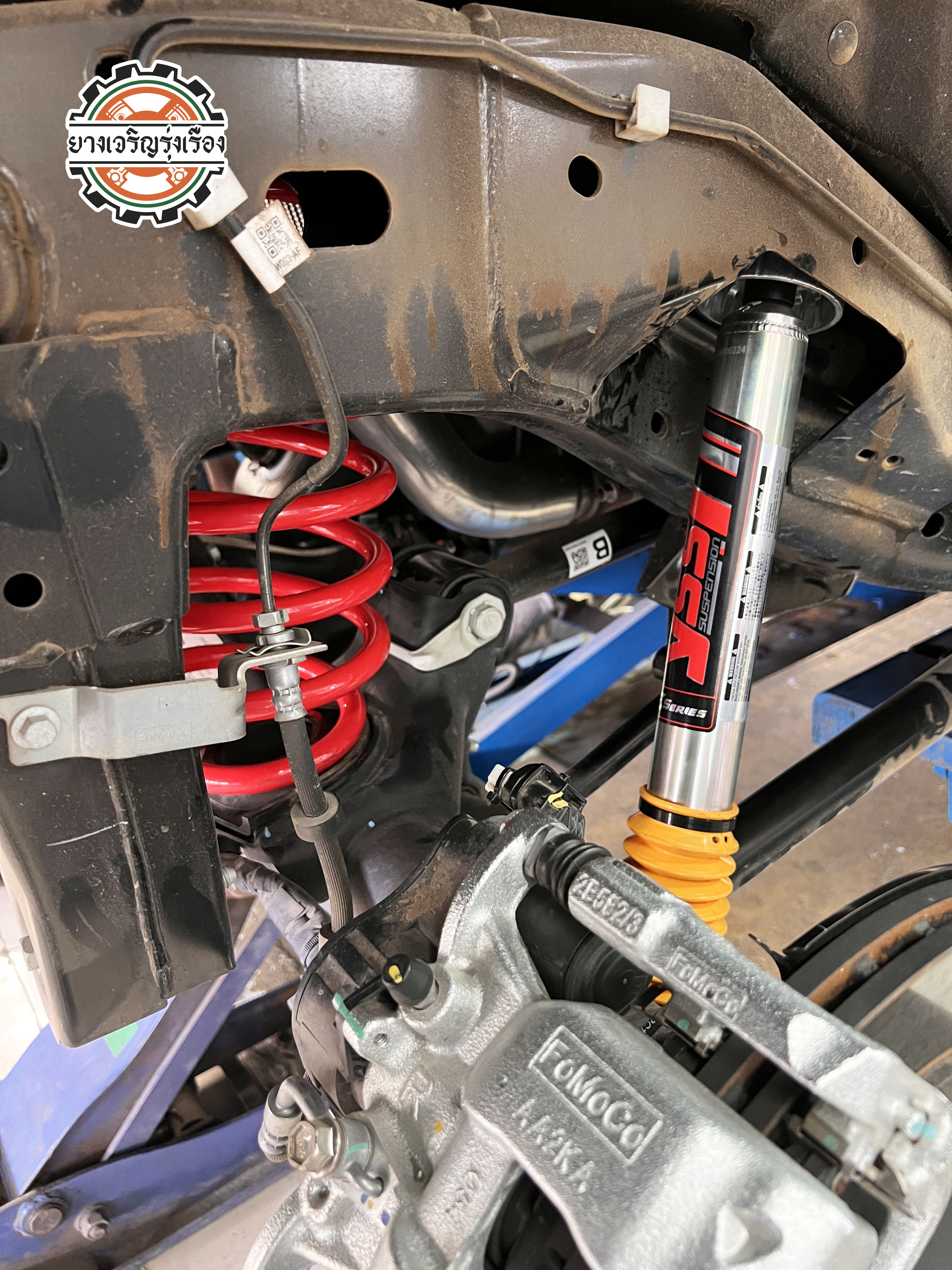 FORD EVEREST อัพเกรดโช้คอัพ YSS E SERIES พร้อมเพิ่ม Yss spring performance เพิ่มความกระชับขับสนุกขึ้น [+] โช้คอัพ YSS E SERIES ทั้งชุด หน้า-หลัง [+] SPRING YSS SPROT SERIES ทั้งชุด หน้า-หลัง 🔩พร้อมบริการติดตั้ง + Set up ให้เหมาะกับยาง 🔩 ขับสนุกด้วยบริการ ตั้งศูนย์ละเอียดให้เหมาะกับการใช้งานและลักษณะของช่วงล่าง 𝙊𝙪𝙧 𝙎𝙚𝙧𝙫𝙞𝙘𝙚 บริการทางร้าน เรารับทำอะไรบ้าง 🔧 ติดตั้งยางแบบไร้รอย 100% 🔧 บริการสลับยาง ตามอายุ 🔧 มียางรถยนต์ทุกยี่ห้อให้เลือกซื้อ 🔧 เช็คช่วงล่าง แก้ปัญหาให้ตรงจุด 🔧 บริการล้างลิ้นปีกผีเสื้อ 🔧 บริการเช็คระยะรถยนต์ 🔧 เปลี่ยนถ่ายของเหลวทั้งระบบ 🔧 ตั้งศูนย์ด้วยเครื่อง HUNTER นำเข้าจาก USA สอบถามข้อมูลเพิ่มเติม หรือนัดหมายเข้ารับบริการ Tel : 08-6569-1915 Tel : 08-6544-5963 Line id : @88rw Tiktok : https://www.tiktok.com/@88rwycrr Youtube : https://youtube.com/@88rw Facebook : https://www.facebook.com/88rwtire Location : https://goo.gl/maps/HrNUAZXPN94KvxZ98?coh=178573&entry=tt #รถยนต์มีปัญหาไม่รู้ต้องแก้ตรงไหน ทางเรายินดี ตรวจหาปัญหาและหาวิธีแก้ บอกลูกค้าก่อนลงมือทำเสมอราคาเป็นธรรมไม่เอาเปรียบ สบายใจคุณลูกค้า ---------------------------------- ดูแลให้คำปรึกษาทุกปัญหาคาใจ ไม่ทิ้งลูกค้า มีบริการหลังการขาย 【ให้ผู้เชี่ยวชาญของเรา ดูแลรถคุณ】 ร้านยางเจริญรุ่งเรือง ยินดีต้อนรับครับ ---------------------------------- #โช๊คอัพรถยนต์ #monroe #yss #kayaba #profender #ร้านยางเจริญรุ่งเรือง #นนทบุรี #งามวงศ์วาน #amsfix #บริการช่วงล่างรถยนต์ #ซ่อมบำรุงช่วงล่าง #เซทอัพโช๊คอัพรถยนต์