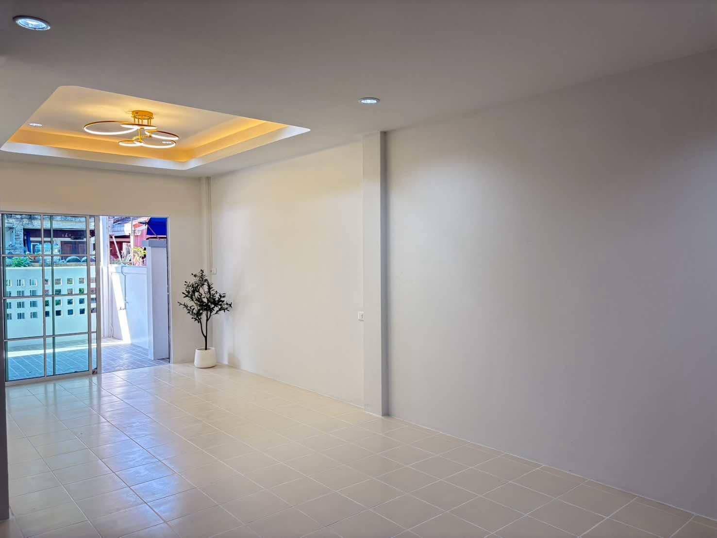 ขายทาวน์เฮาส์ 2 ชั้น หมู่บ้าน พูนสินธานี3 ซ.เคหะร่มเกล้า 64 รีโนเวทใหม่ พร้อมอยู่ (N.1532)