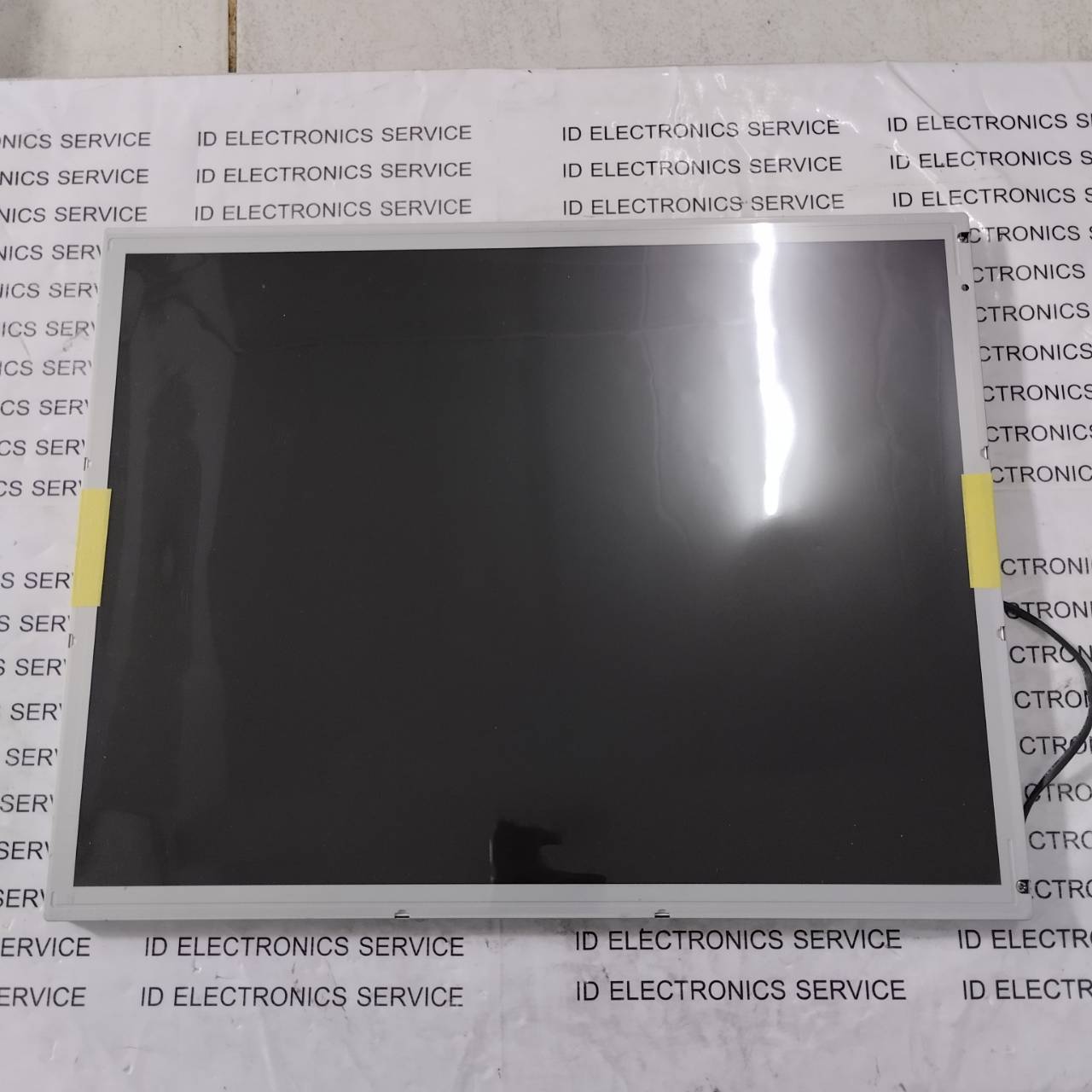 LCD PANEL " LG PHILIPS " MODEL : LB150X02(TL)(01)