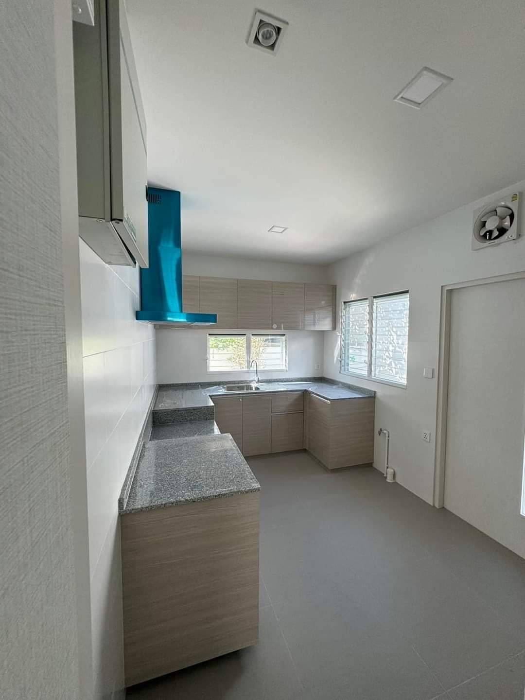 ขายบ้านเดี่ยว มัณฑนาบางนา-วงแหวน ประเวศ กรุงเทพมหานคร บ้านใหม่ไม่เคยเข้าอยู่ใกล้เมกะบางนา ( N.1463 )