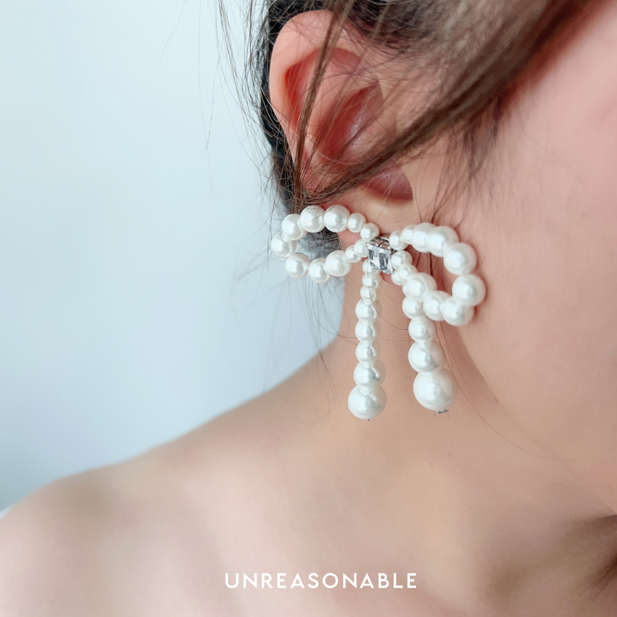 ต่างหูโบว์ มุกแก้ว Glass Pearl ต่างหูคลิป ต่างหูก้านเงินแท้ UA0937-01 Unreasonable Accessories