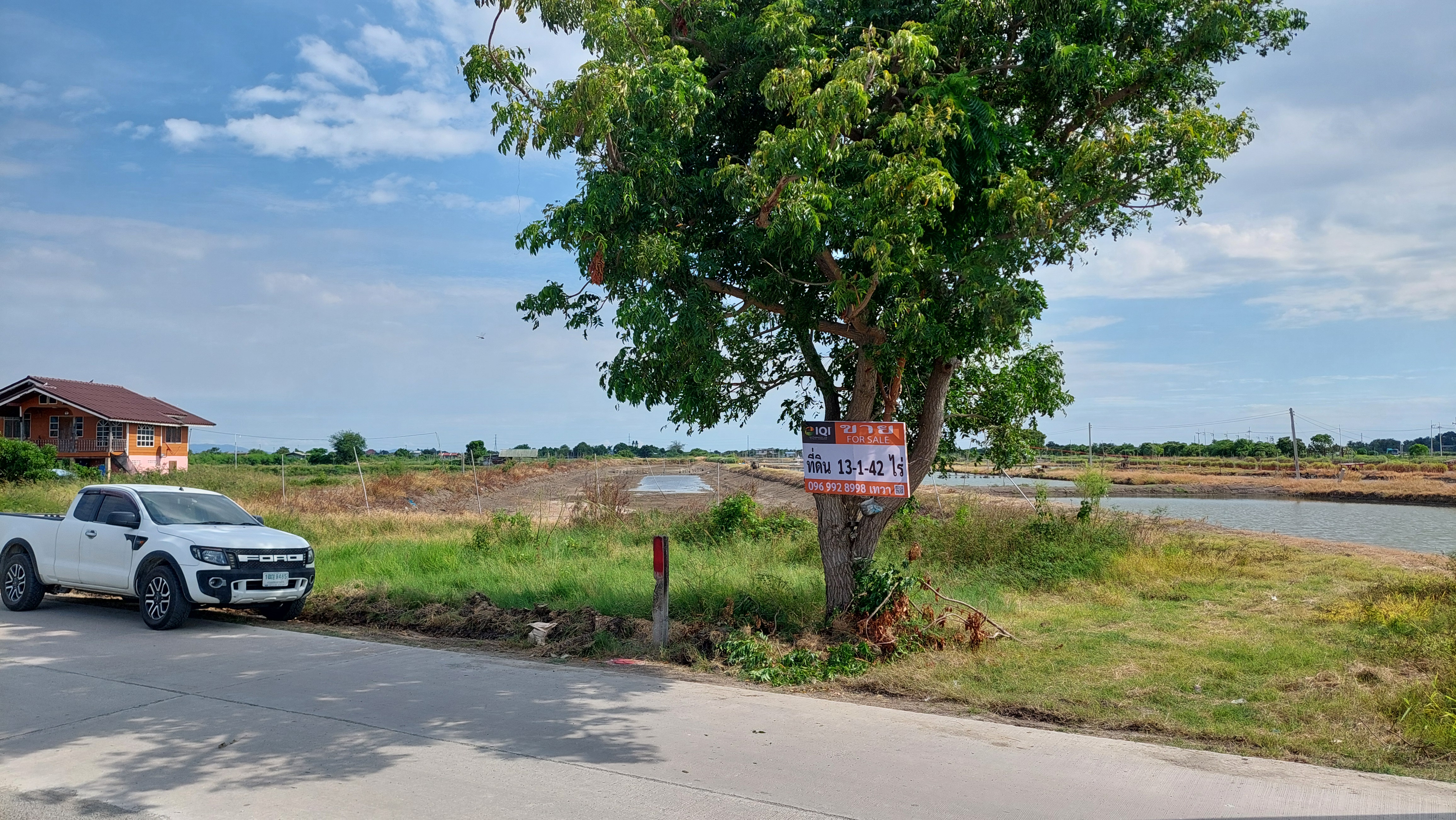 ขายที่ดิน 13-1-42 ไร่ หอมศิล ต.บางเกลือ อ.บางปะกง จ.ฉะเชิงเทรา ที่ดินแปลงสวย หน้าถนนคอนกรีต หลังติดคลองบางครกเหมาะทำร้านอาหาร, ร้านกาแฟ บ่อตกปลา เลี้ยงกุ้ง เลี้ยงปลา ทำการเกษตร หรือที่อยู่อาศัยริมน้ำ