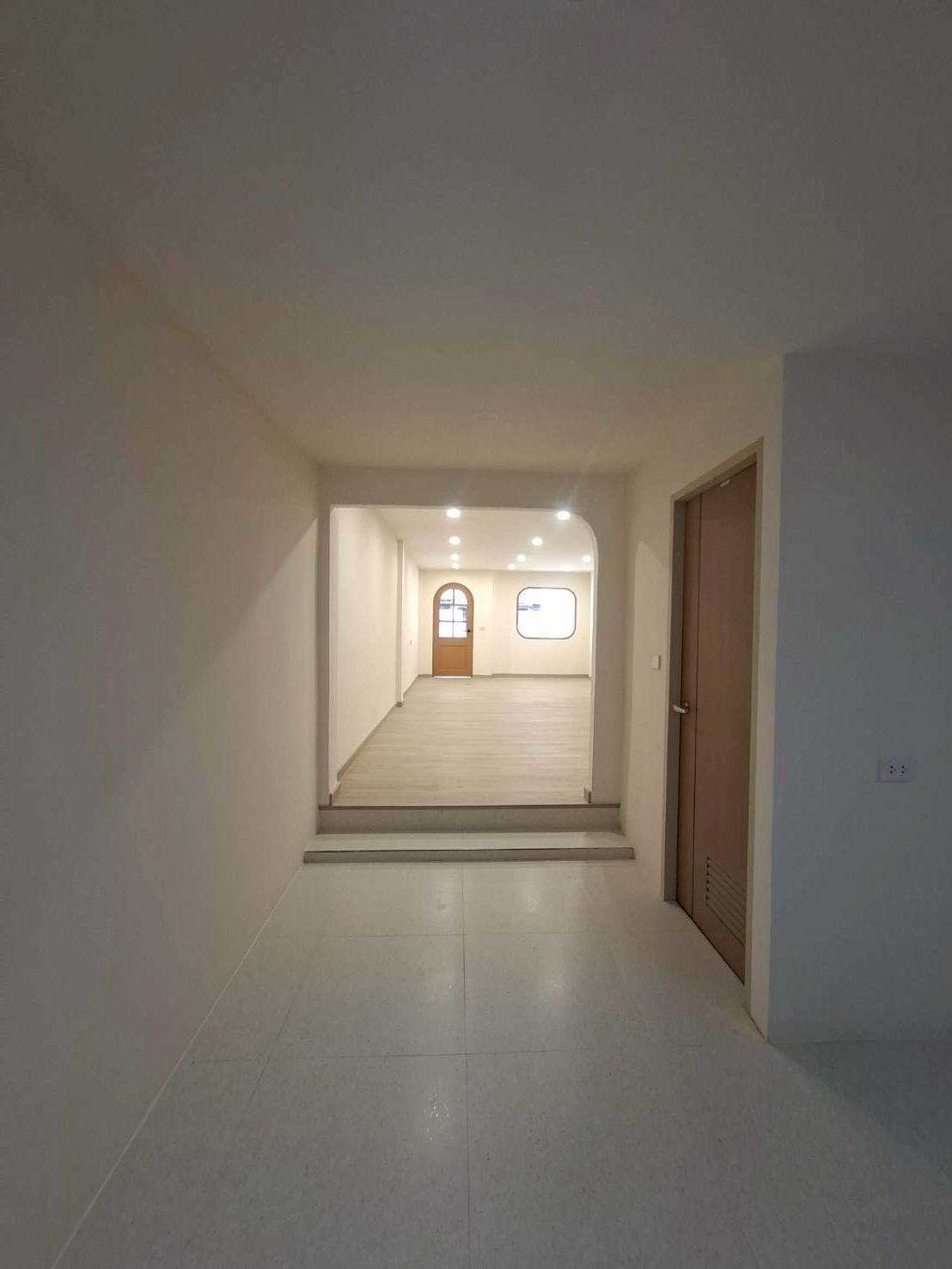 ขายทาวน์เฮ้าส์ 2 ชั้น ซอยอุดมสุข 47 รีโนเวทใหม่ทั้งหลังพร้อมอยู่ (N.1925)