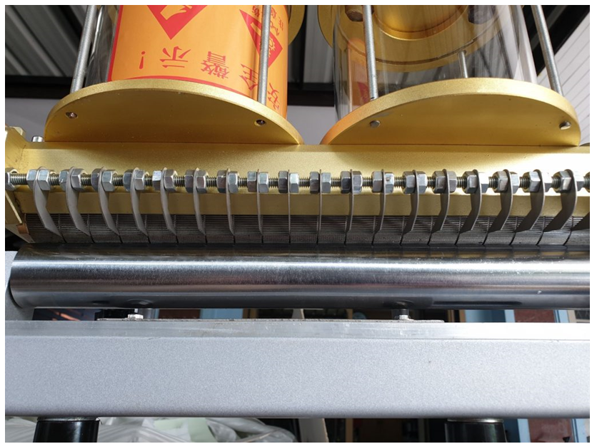 เครื่องทากาวยาง Rubber Glue Machineลูกกลิ้ง 30ซม.