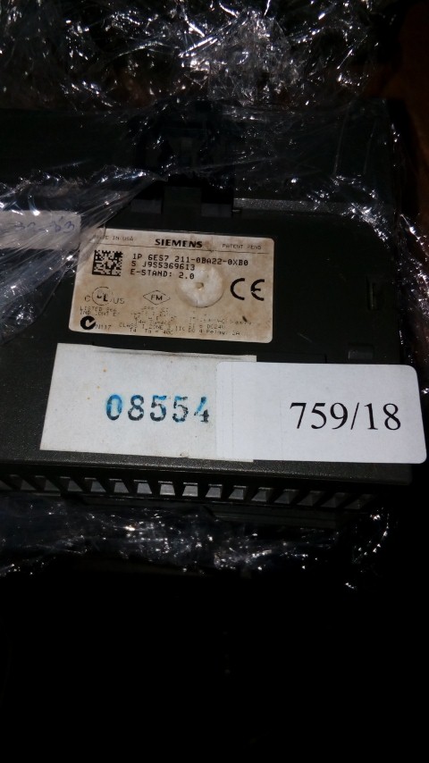 PLC " SIEMENS " MODEL : 6ES7 211-0BA22-0XB0