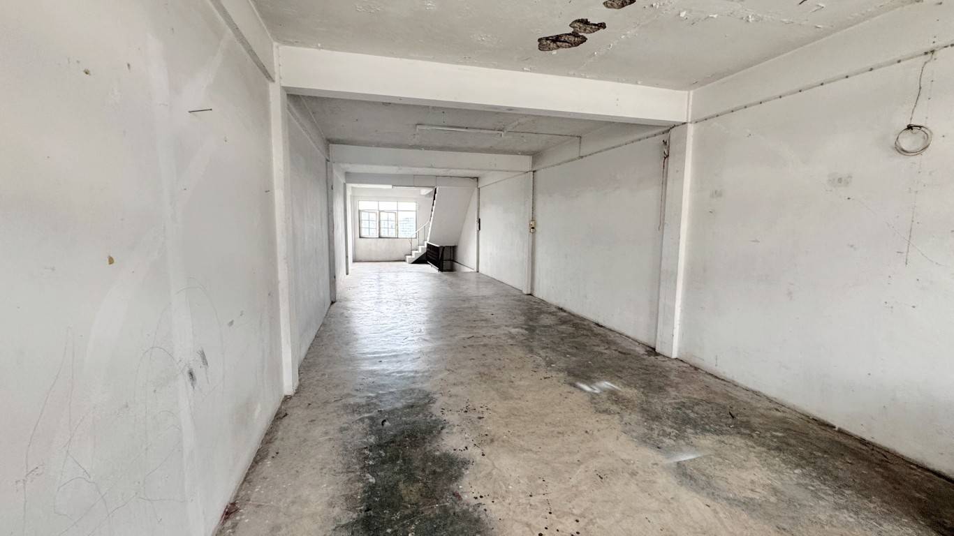 ขายอาคารพาณิชย์ (ตึกแถว ) 3.5 ชั้น ซอยเอกชัย 34 (ซอยกำนันแม้น) เนื้อที่ 22.2 ตร.ว. ทำเป็นโฮมออฟฟิศได้