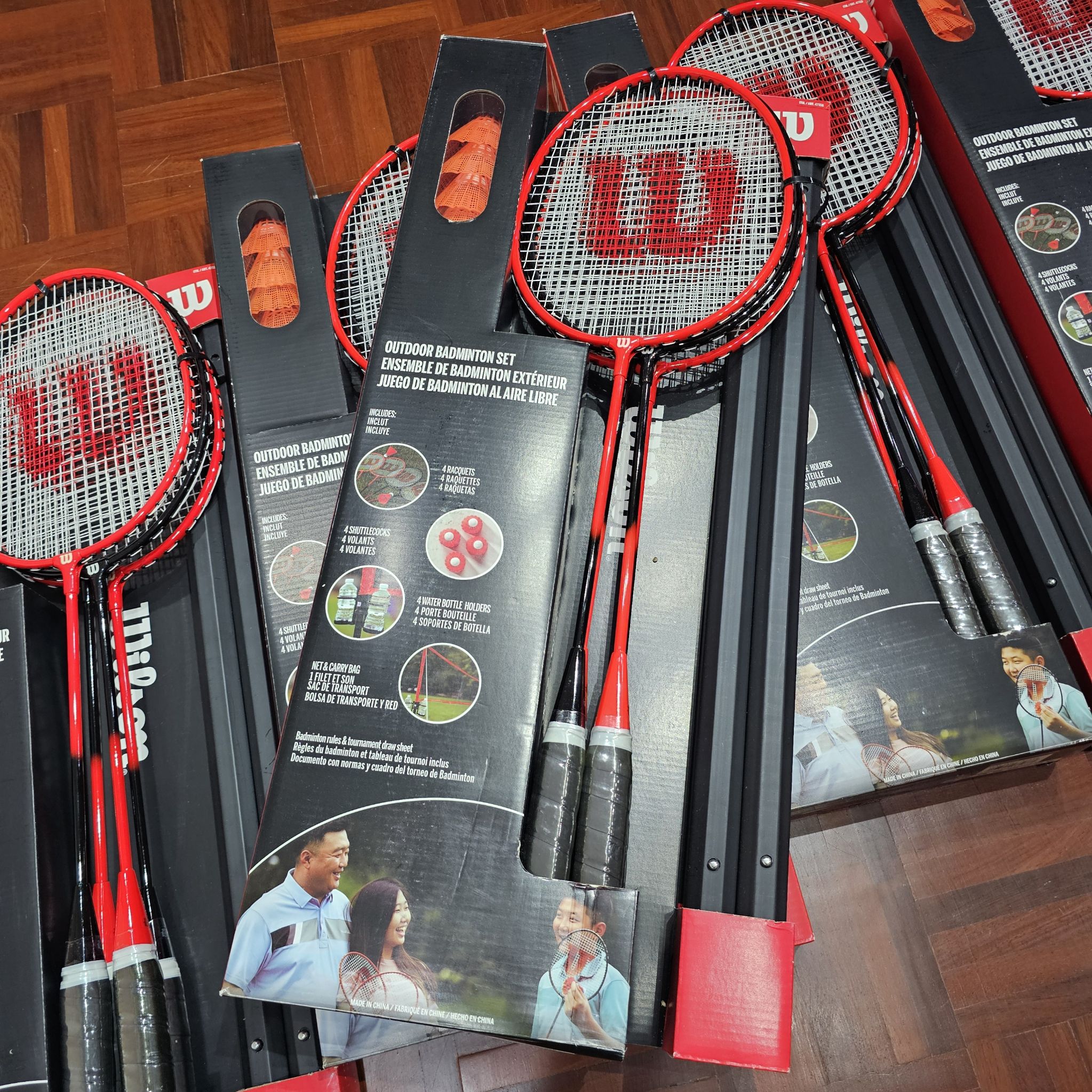 ไม้แบดมินตัน Wilson ครบเซ็ต 4 ไม้พร้อมเน็ตขนาด 6 เมตร แถมลูกแบบ Infrared 4 ลูก พร้อมถุงจัดเก็บ