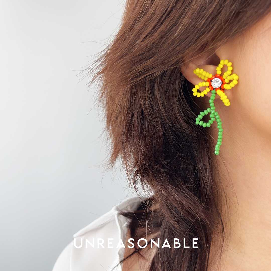 ต่างหูดอกไม้ สีเหลือง ต่างหูคลิป ต่างหูก้านเงินแท้ น้ำหนักเบา สวยใส่สบาย UA0809-01 Unreasonable Accessories