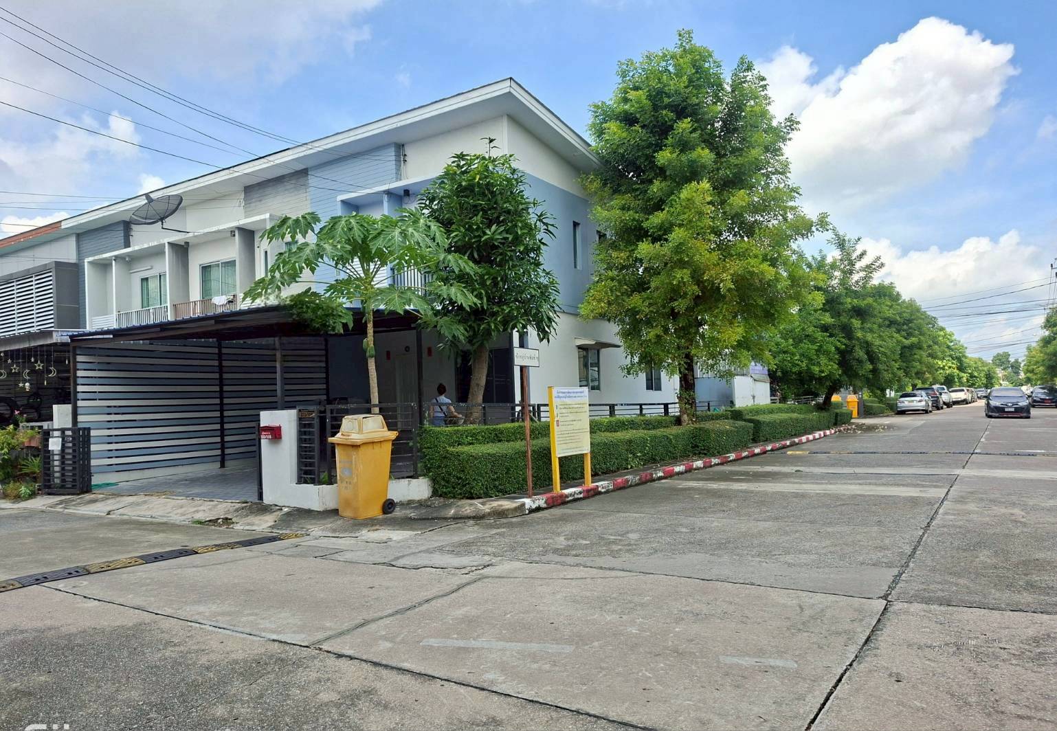 ให้เช่าทาวน์เฮ้าส์ 2 ชั้น The connect 12a กิ่งแก้ว 37 พร้อมอยู่ (N.1916)