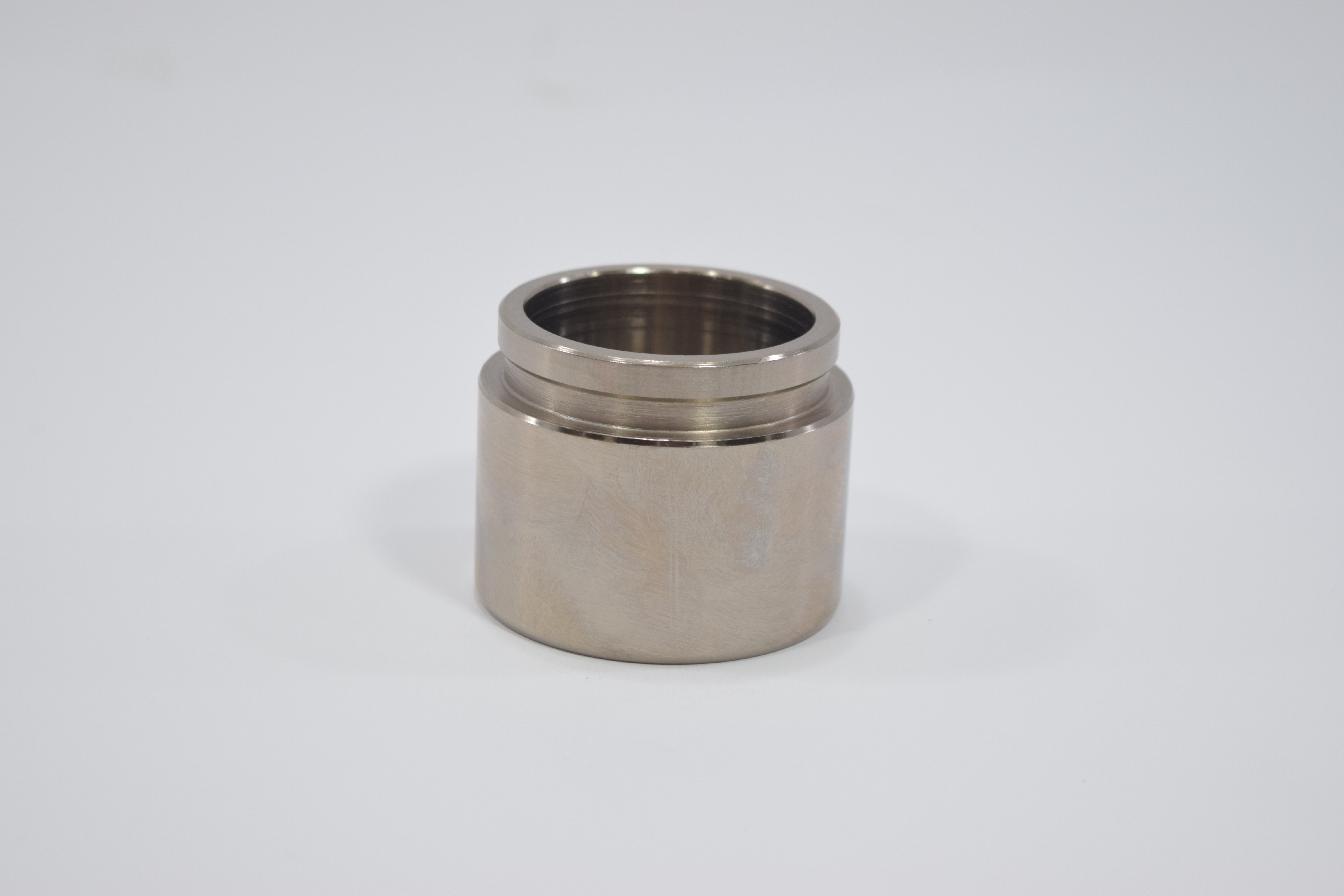 ลูกสูบดิสเบรค ISUZU KBZ 2200, KBZ 2500 / อีซูซุ / 3PD-5441 / 8-94124783-1 / ขนาด วงนอก 57.05 / สูง 45.90 (จำนวน 1 ชิ้น) (CALIPER PISTON)