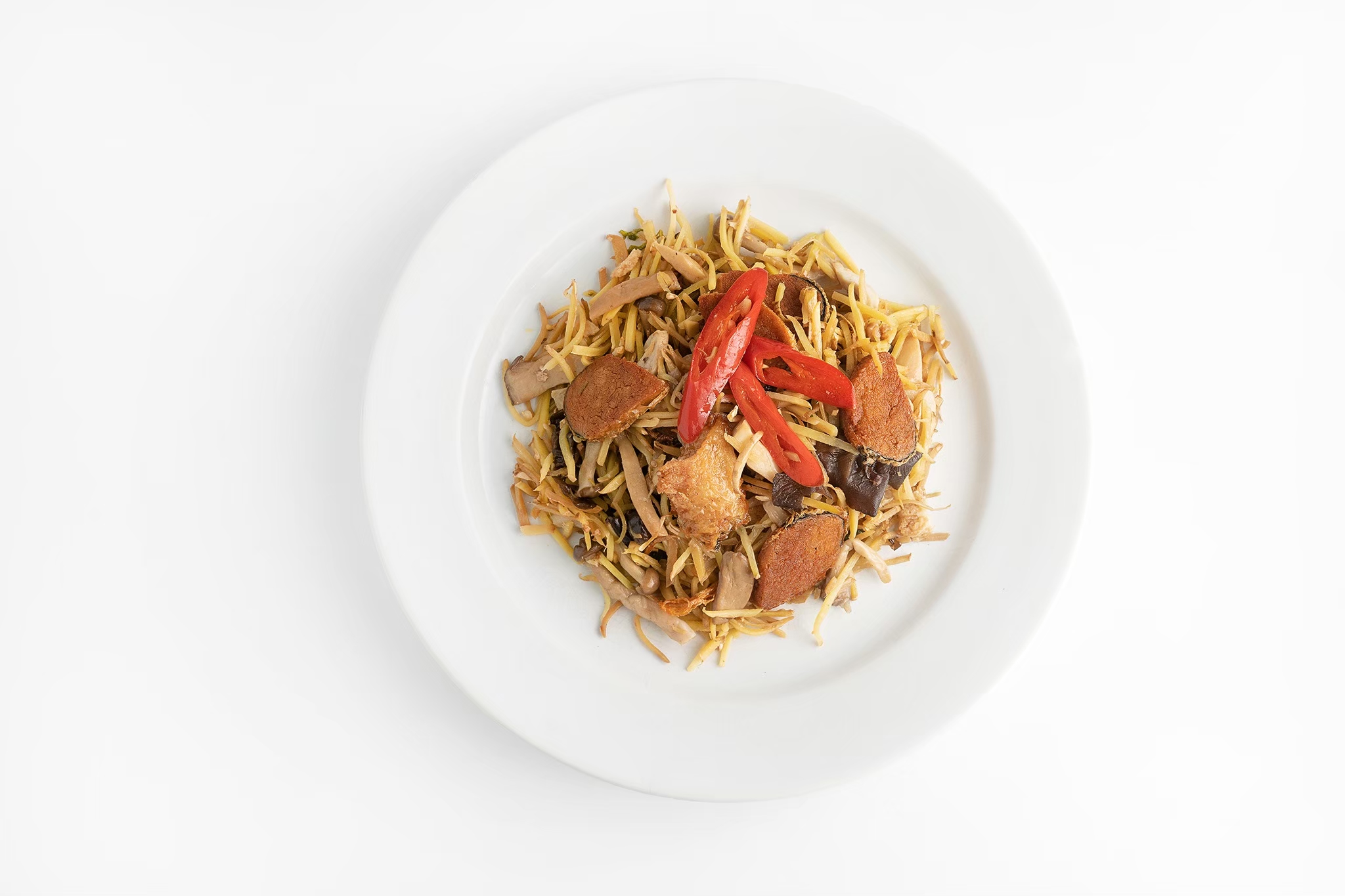 ผัดขิงปลาเจ (Stir fried ginger with vegan fishless and mushrooms)