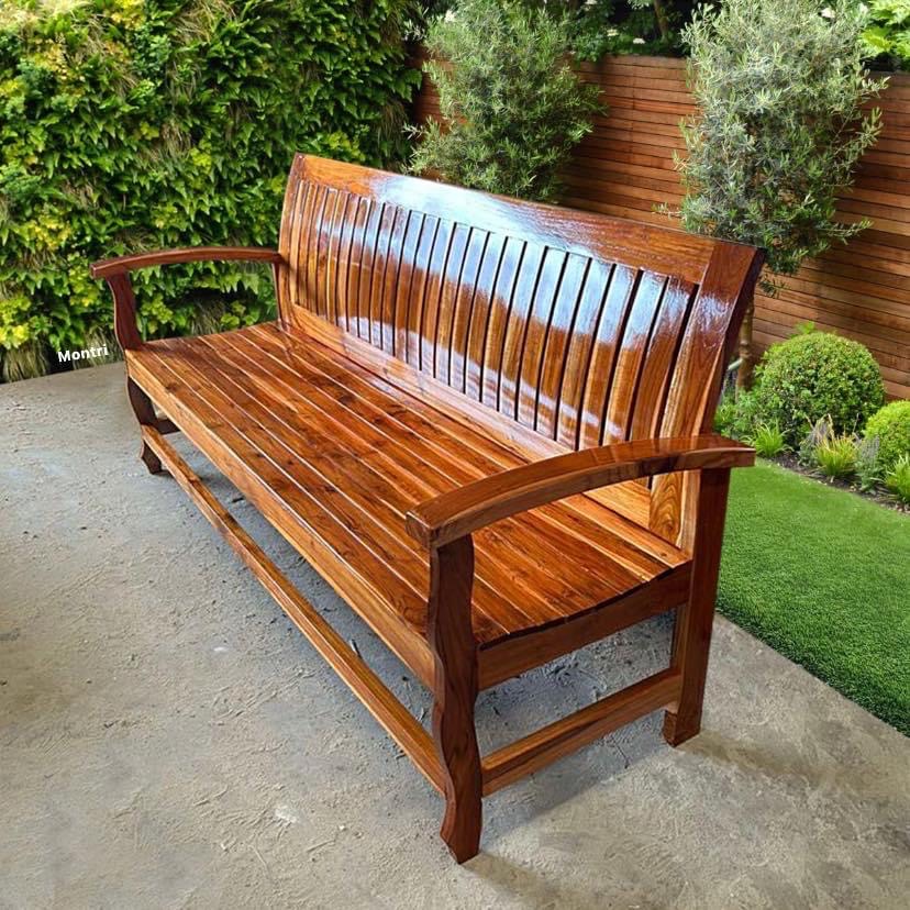 โซฟาไม้สักแท้ 100% ทนทาน แข็งแรง รองรับ 4 ที่นั่ง เหมาะสำหรับใช้ทั้งในบ้านและกลางแจ้ง