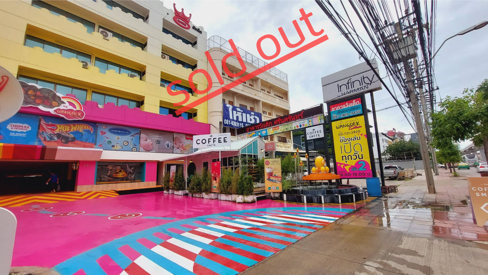 ให้เช่าโชว์รูมติดถนนศรีนครินทร์ ฝั่งขาออก ติดสถานีรถไฟฟ้าศรีนุช 185 ตารางเมตร (N.753)