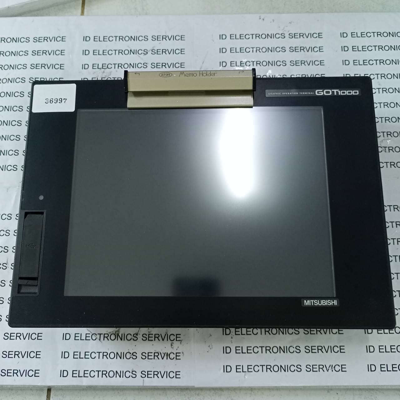 LCD TOUCH SCREEN " MITSUBISHI " MODEL : GT15-75QBUSL