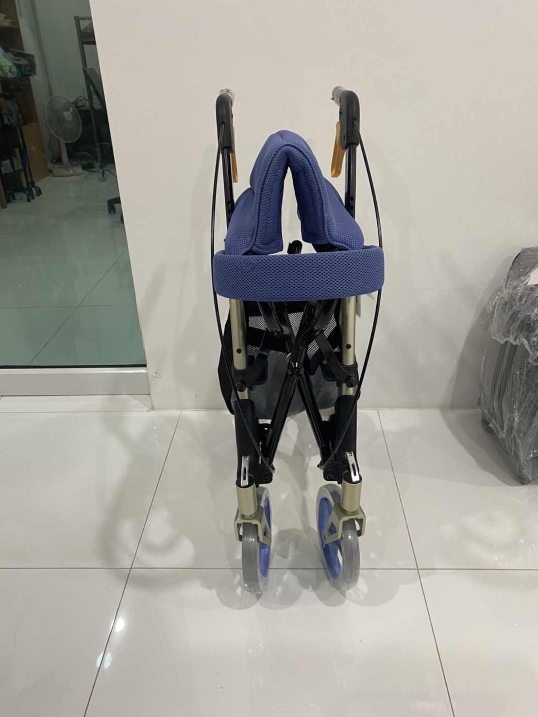 รถเข็นช่วยพยุงเดิน แบรนด์จากประเทศญี่ปุ่น Matsunaga รุ่น MV100 (歩行器 ) น้ำหนักเบา พกพาสะดวก นั่งสบาย พับเก็บได้ (Best Seller)