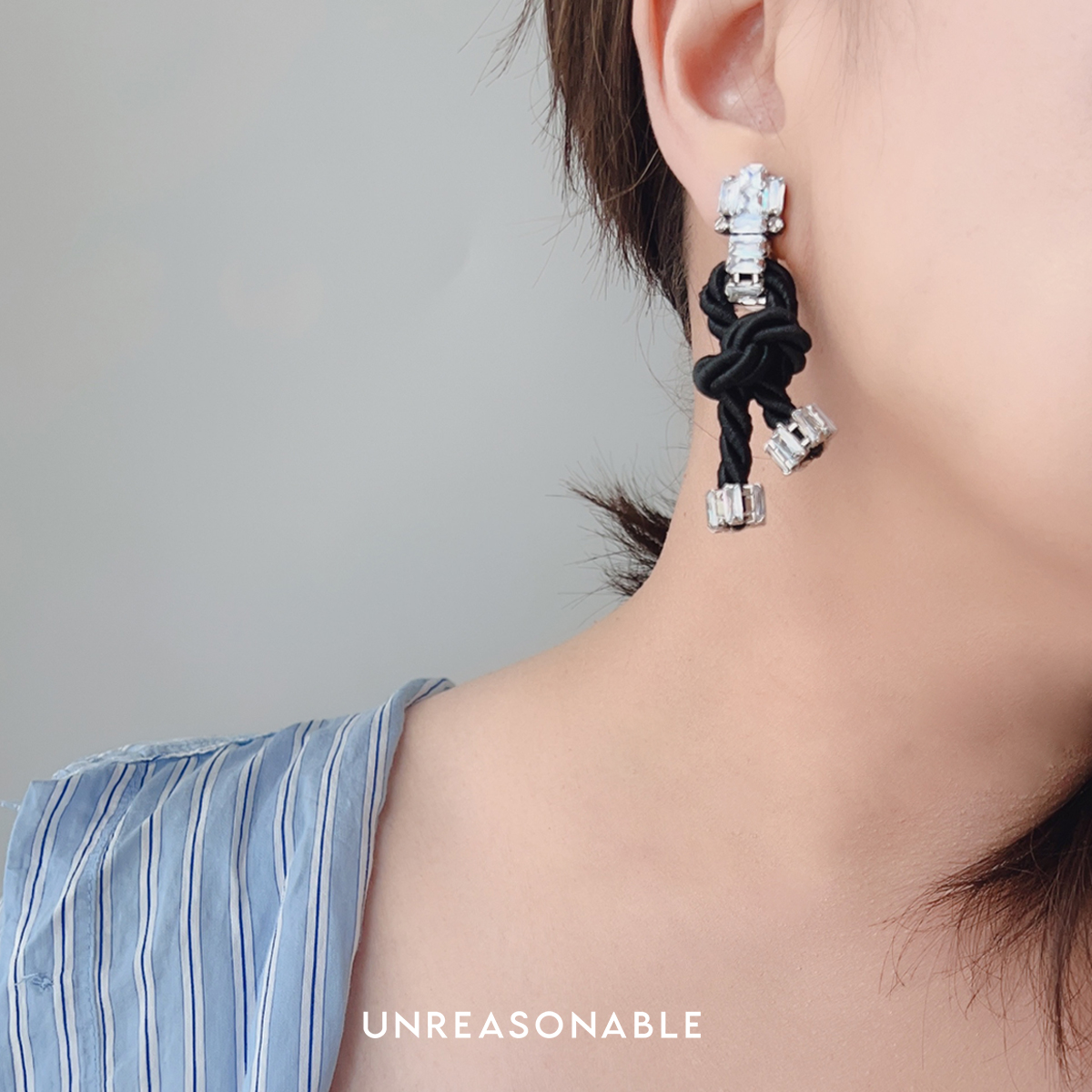 Knot earrings ต่างหูเชือก สีดำ ต่างหูคลิป ก้านเงินแท้ น้ำหนักเบา UA1003-01 Unreasonable Accessories