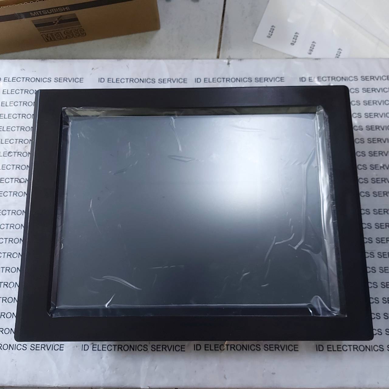 LCD TOUCH SCREEN " MCGSTPC " MODEL : TPC1262HI
