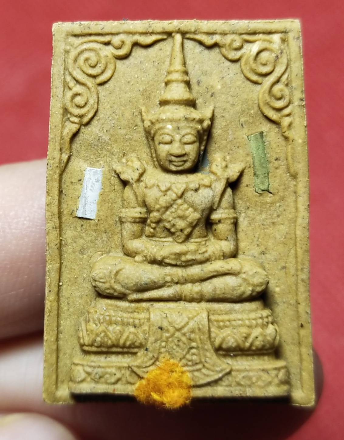 พระแก้วมรกต เนื้อผงมวลสารศักดิ์สิทธิ์ หลวงปู่แสน วัดบ้านหนองจิก จ.ศรีสะเกษ ปี 2561 (ฝังข้าวสารหิน ตะกรุดเงิน+ทองเหลือง)
