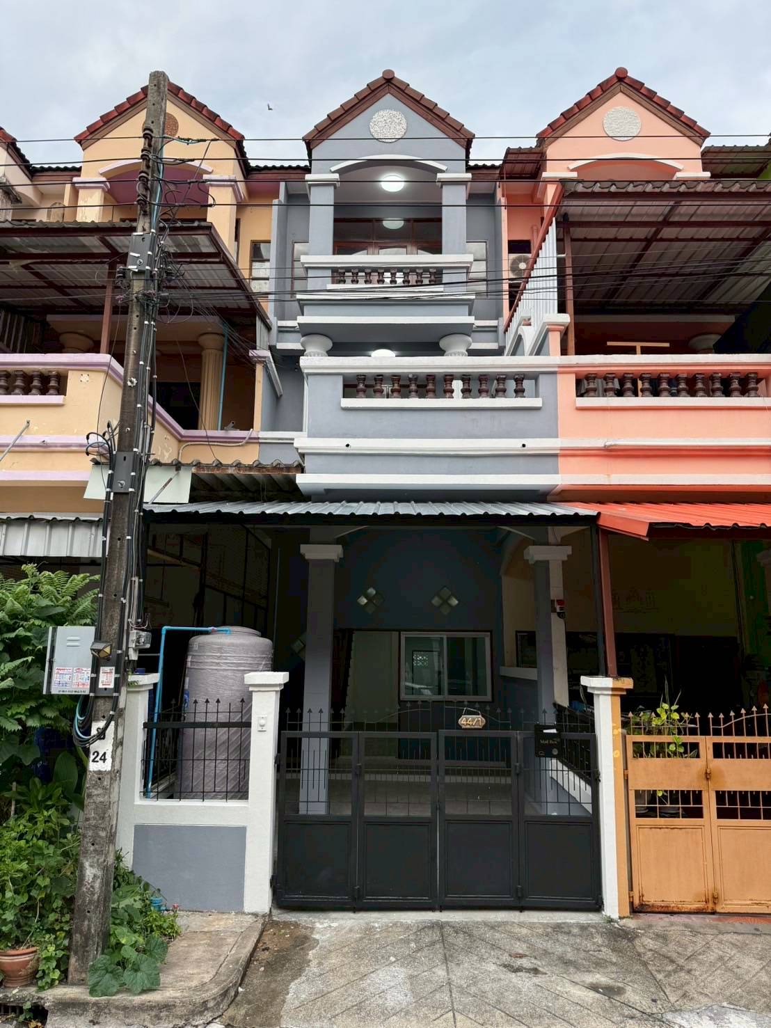 ขายด่วนทาวน์โฮม หมู่บ้านสวนหลวงโฮมเพลส ใกล้ซีคอนสแควร์ศรีนครินทร์ (N.1762)