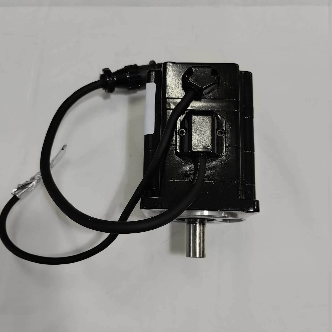 SERVO MOTOR " SANYO DENKI " MODEL : P50B07030DXS00M