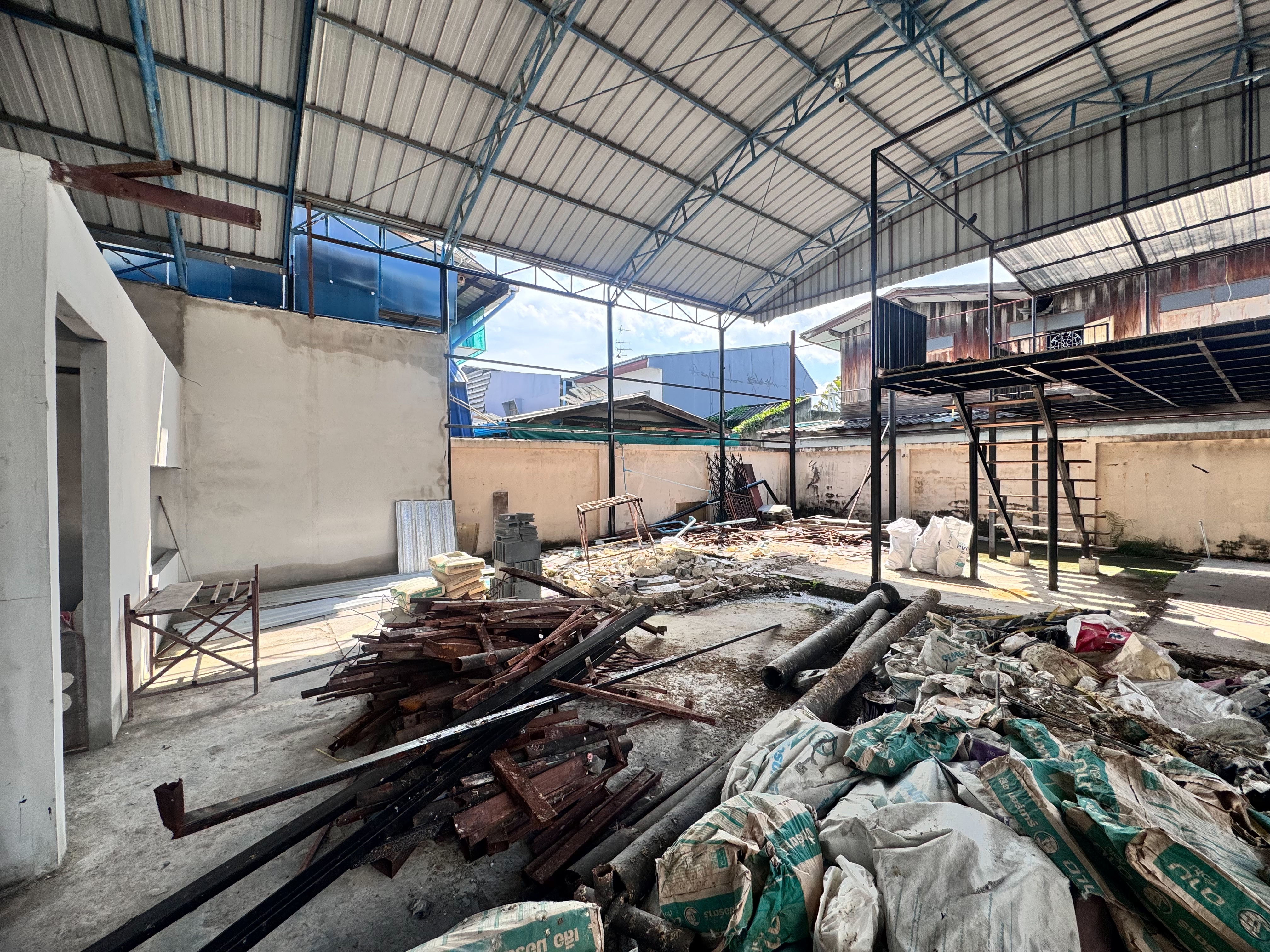 ให้เช่าโกดังซอยสุขุมวิท105 พื้นที่ 50 ตรว. โกดังลาซาล (N.1020)