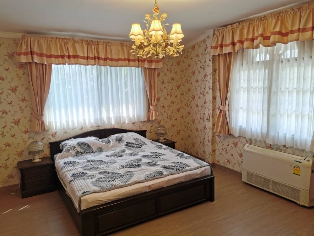 ให้เช่าบ้านเดี่ยวหรูคลาสสิค พร้อมห้องออฟฟิศ กลางลาดพร้าว 130 (N.1113)