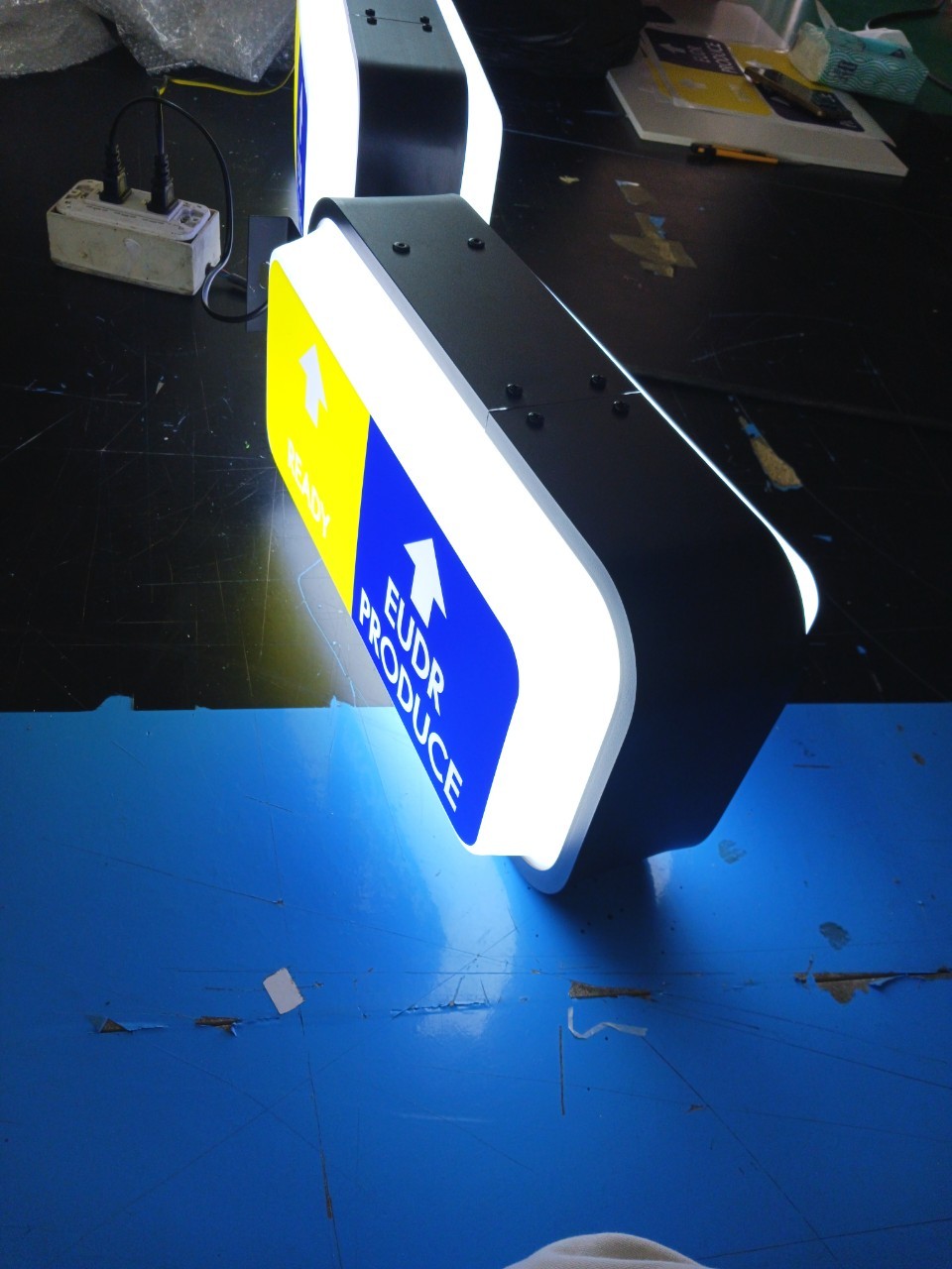 กล่องไฟสำเร็จ 20x40 cm