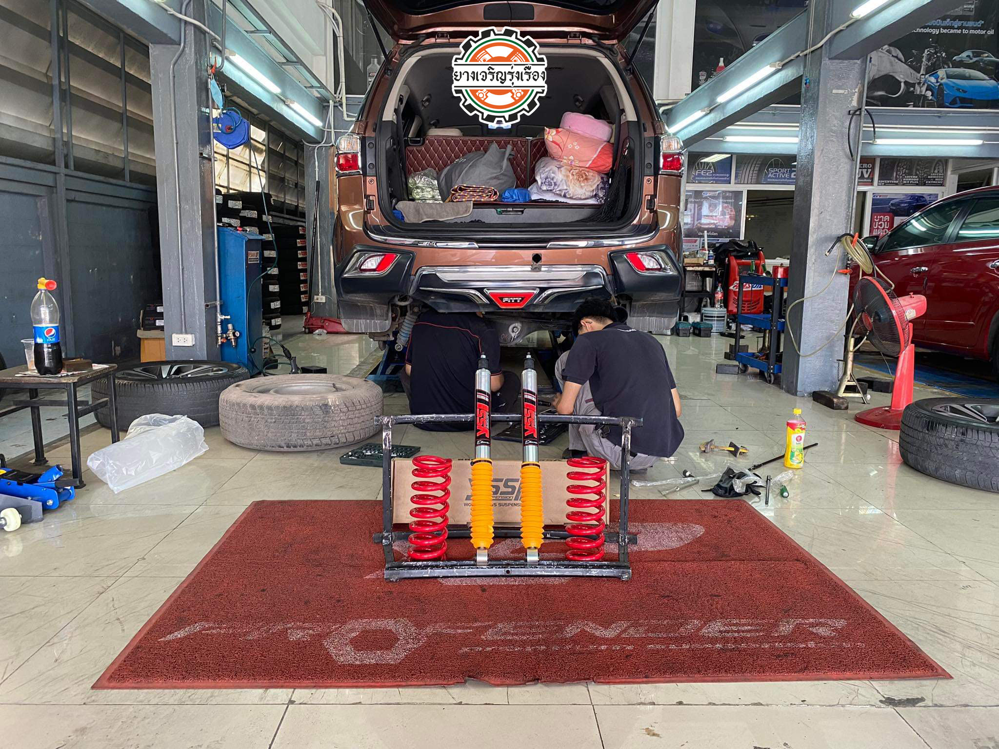 ISUZU MU-X อัพเกรดโช้คอัพ YSS E SERIES พร้อมเพิ่ม Yss spring performance เพิ่มความกระชับขับสนุกขึ้น [+] โช้คอัพ YSS E SERIES ทั้งชุด หลัง [+] SPRING YSS SPROT SERIES ทั้งชุด หลัง 🔩พร้อมบริการติดตั้ง + Set up ให้เหมาะกับยาง 🔩 ขับสนุกด้วยบริการ ตั้งศูนย์ละเอียดให้เหมาะกับการใช้งานและลักษณะของช่วงล่าง 𝙊𝙪𝙧 𝙎𝙚𝙧𝙫𝙞𝙘𝙚 บริการทางร้าน เรารับทำอะไรบ้าง 🔧 ติดตั้งยางแบบไร้รอย 100% 🔧 บริการสลับยาง ตามอายุ 🔧 มียางรถยนต์ทุกยี่ห้อให้เลือกซื้อ 🔧 เช็คช่วงล่าง แก้ปัญหาให้ตรงจุด 🔧 บริการล้างลิ้นปีกผีเสื้อ 🔧 บริการเช็คระยะรถยนต์ 🔧 เปลี่ยนถ่ายของเหลวทั้งระบบ 🔧 ตั้งศูนย์ด้วยเครื่อง HUNTER นำเข้าจาก USA สอบถามข้อมูลเพิ่มเติม หรือนัดหมายเข้ารับบริการ Tel : 08-6569-1915 Tel : 08-6544-5963 Line id : @88rw Tiktok : https://www.tiktok.com/@88rwycrr Youtube : https://youtube.com/@88rw Facebook : https://www.facebook.com/88rwtire Location : https://goo.gl/maps/HrNUAZXPN94KvxZ98?coh=178573&entry=tt #รถยนต์มีปัญหาไม่รู้ต้องแก้ตรงไหน ทางเรายินดี ตรวจหาปัญหาและหาวิธีแก้ บอกลูกค้าก่อนลงมือทำเสมอราคาเป็นธรรมไม่เอาเปรียบ สบายใจคุณลูกค้า ---------------------------------- ดูแลให้คำปรึกษาทุกปัญหาคาใจ ไม่ทิ้งลูกค้า มีบริการหลังการขาย 【ให้ผู้เชี่ยวชาญของเรา ดูแลรถคุณ】 ร้านยางเจริญรุ่งเรือง ยินดีต้อนรับครับ ---------------------------------- #โช๊คอัพรถยนต์ #monroe #yss #kayaba #profender #ร้านยางเจริญรุ่งเรือง #นนทบุรี #งามวงศ์วาน #amsfix #บริการช่วงล่างรถยนต์ #ซ่อมบำรุงช่วงล่าง #เซทอัพโช๊คอัพรถยนต์