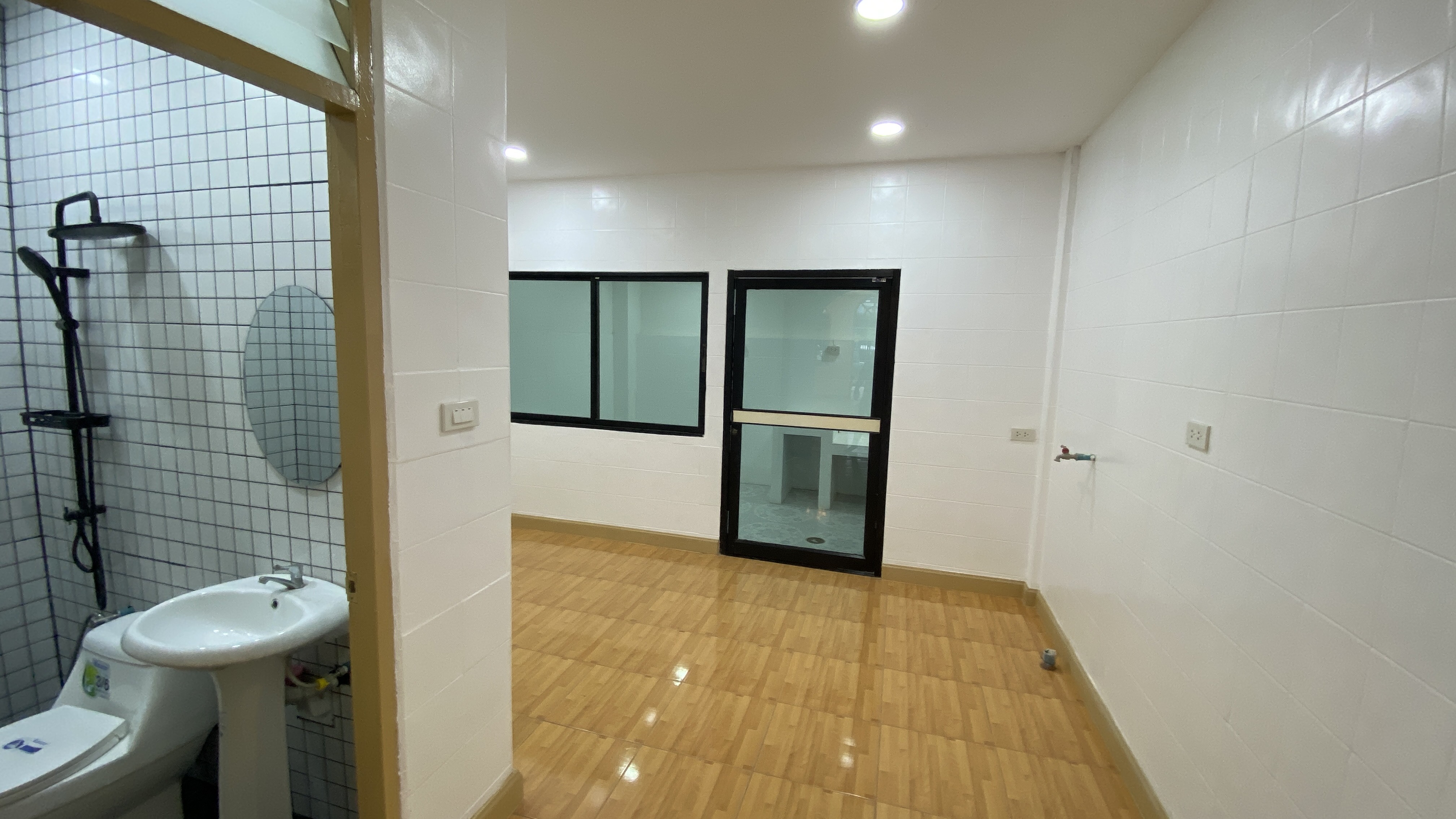 ขายทาวน์เฮ้าส์ 2 ชั้น หมู่บ้านเสนาวิลล่า84 แฮปปี้แลนด์ ใกล้เดอะมอลล์บางกะปิ (N.988)