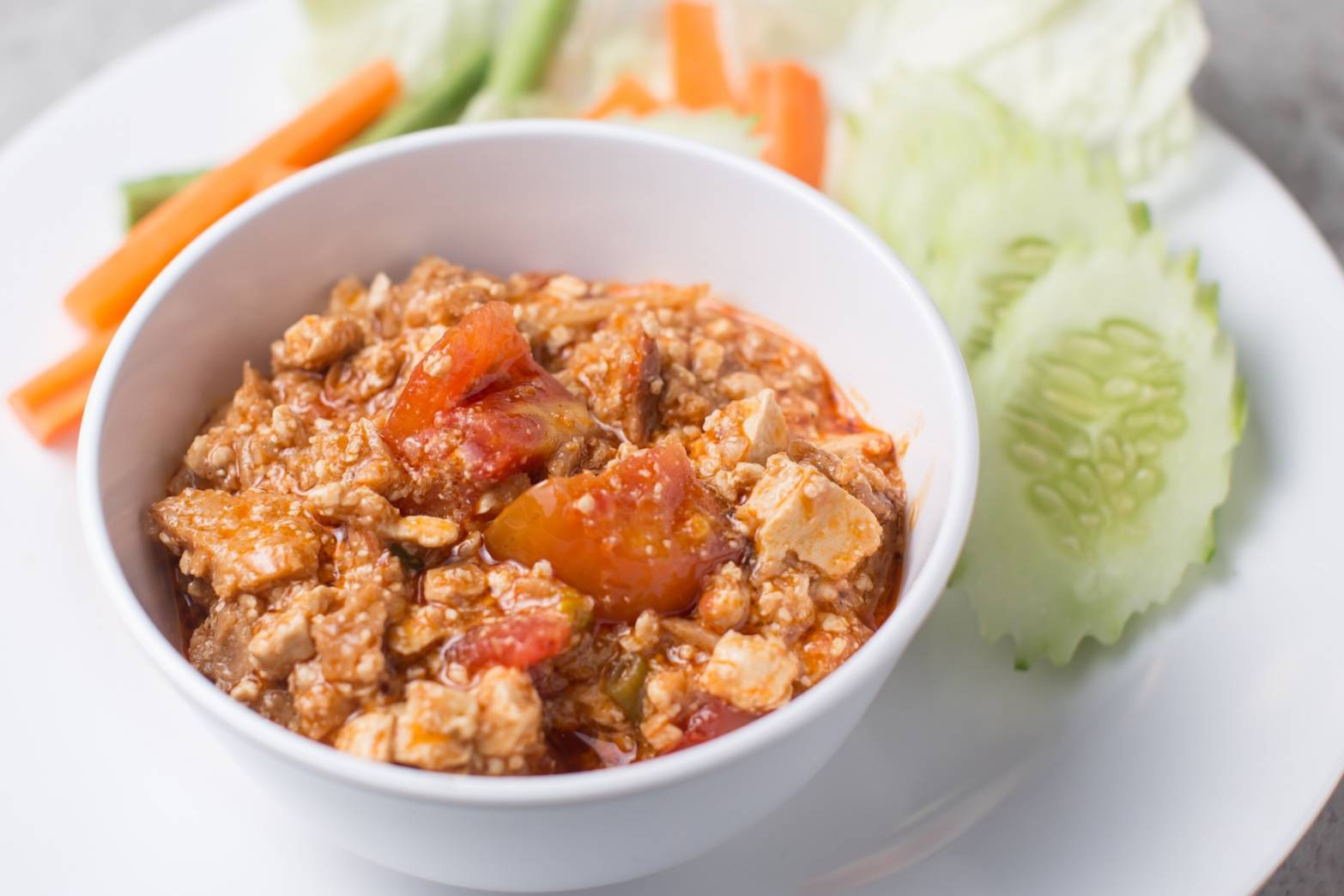อาหารเจ น้ำพริกอ่อง (Thai Northern Style Tofu and Tomato chili relish)