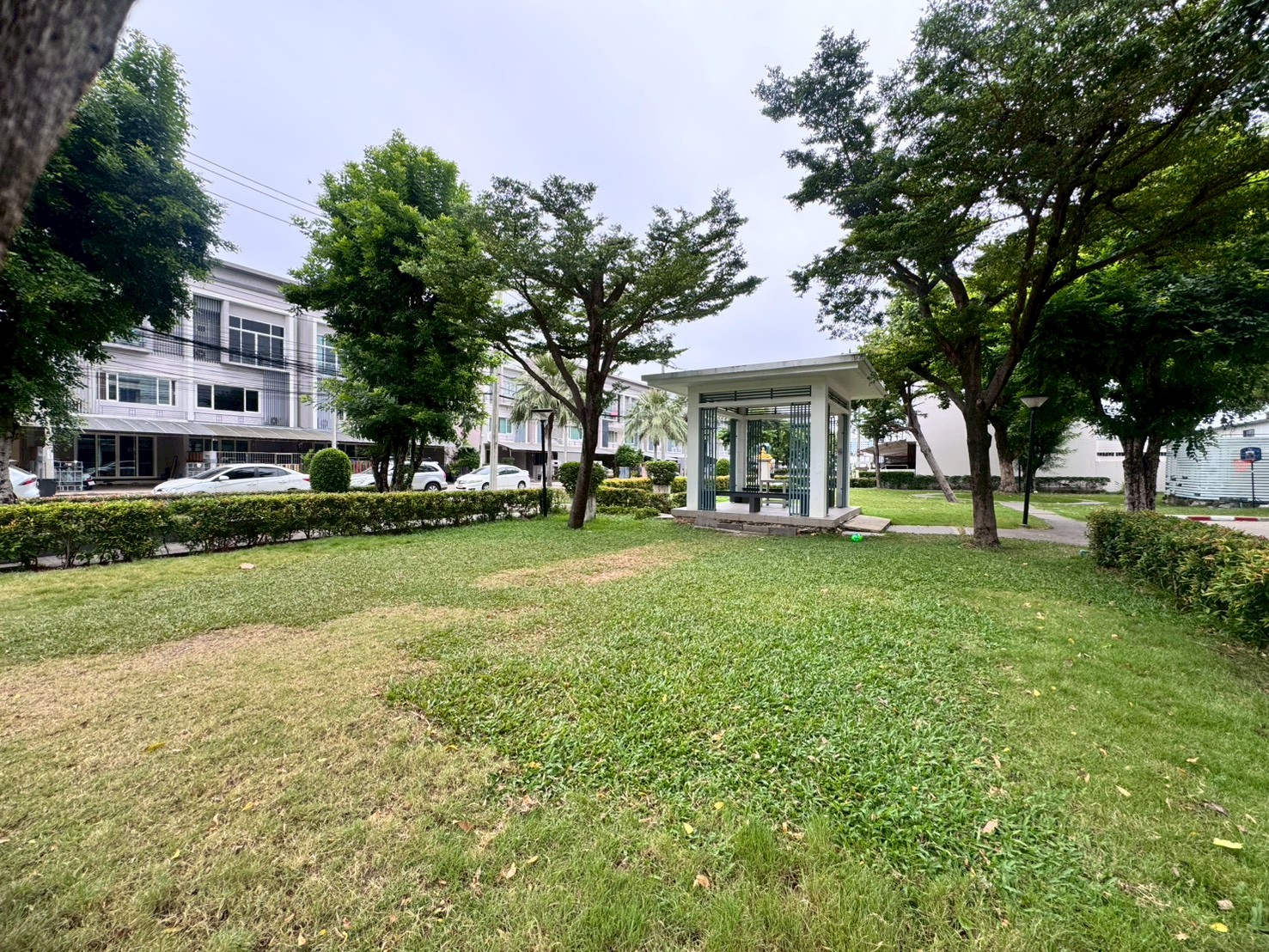 ขายทาวน์โฮม หมู่บ้านดิเอ็กซ์คลูซีฟ พัฒนาการ44 (The Exclusive-Pattanakarn44) ใกล้ APL หัวหมาก (N.1915)