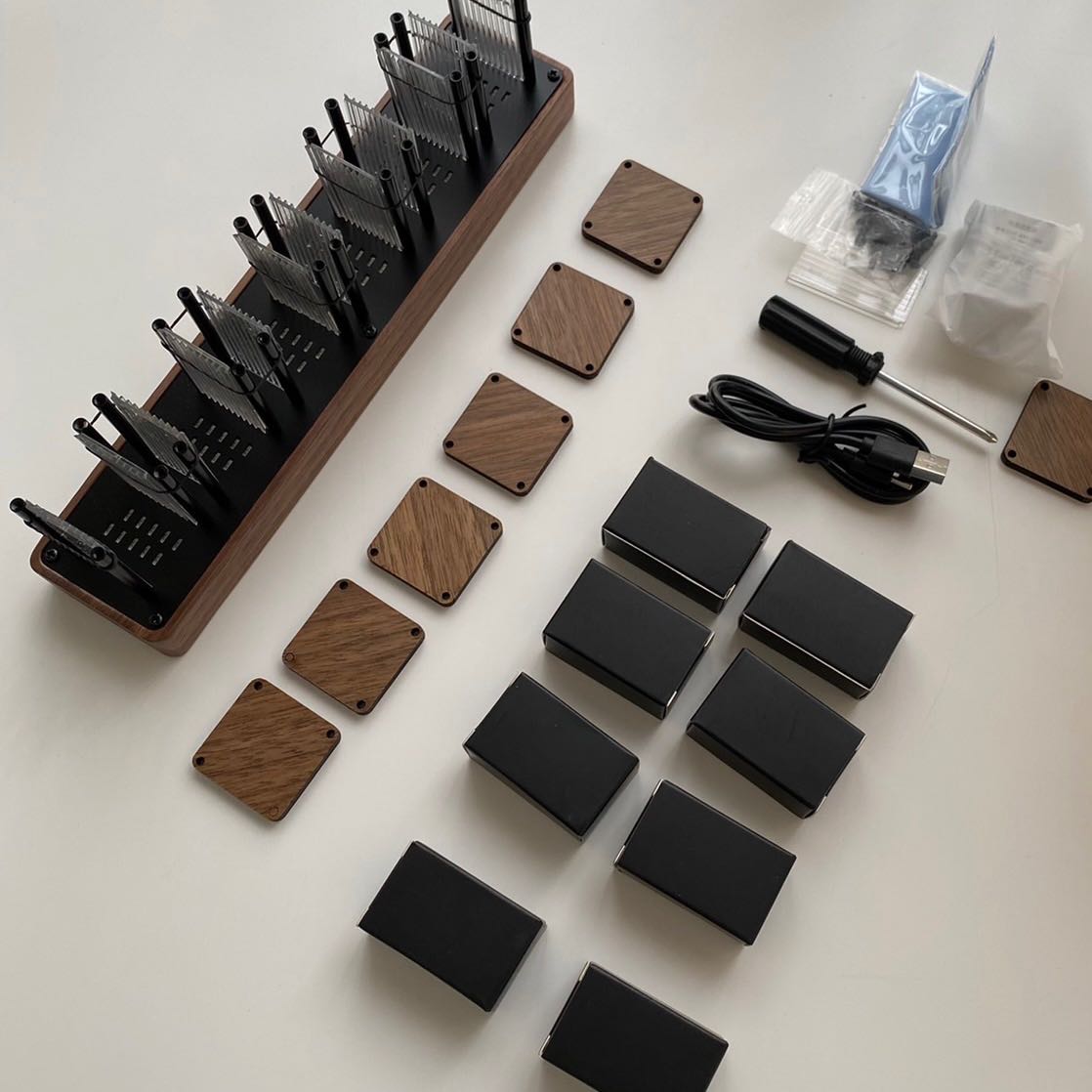 [พร้อมส่ง] Jnihouse : Nixie Tube RGB LED Clock