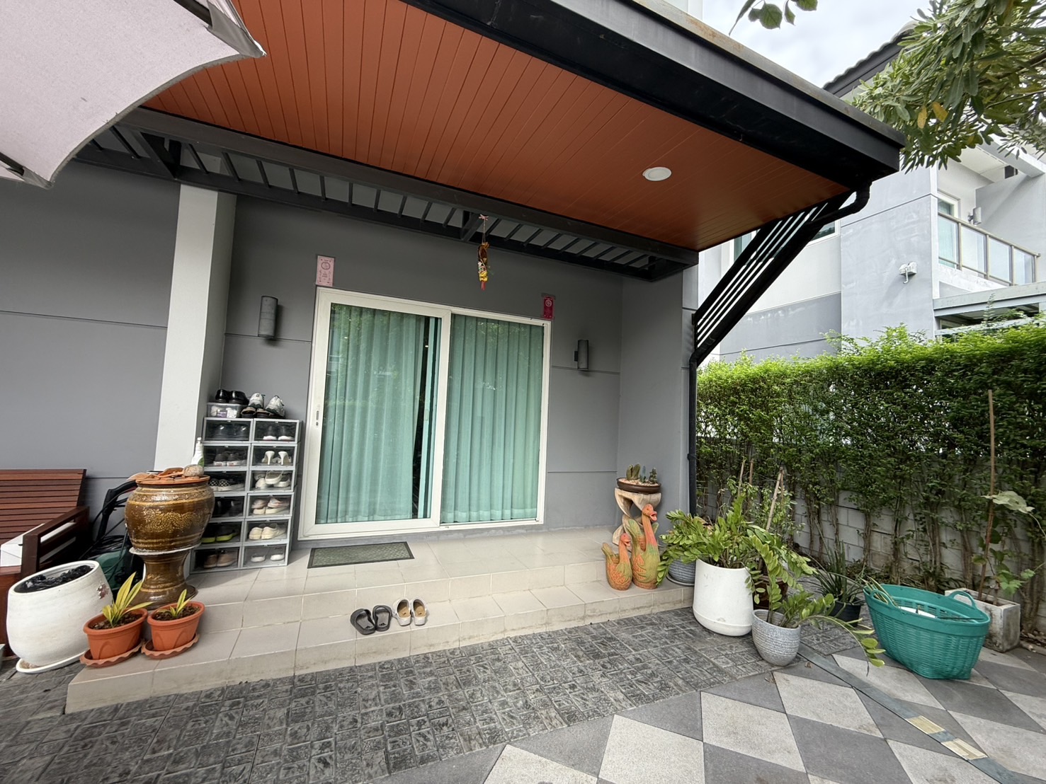 ขายบ้านดี่ยว Centro บางนา-วงแหวน 4ห้องนอน 3ห้องน้ำ ขนาด 56.5 ตารางวา พื้นที่ใช้สอย 190 ตารางเมตร 4 ห้องนอน ข้างบน 3 ห้องนอน ห้องนอน ข้างล่าง 1 ห้องนอน 3 ห้องน้ำ