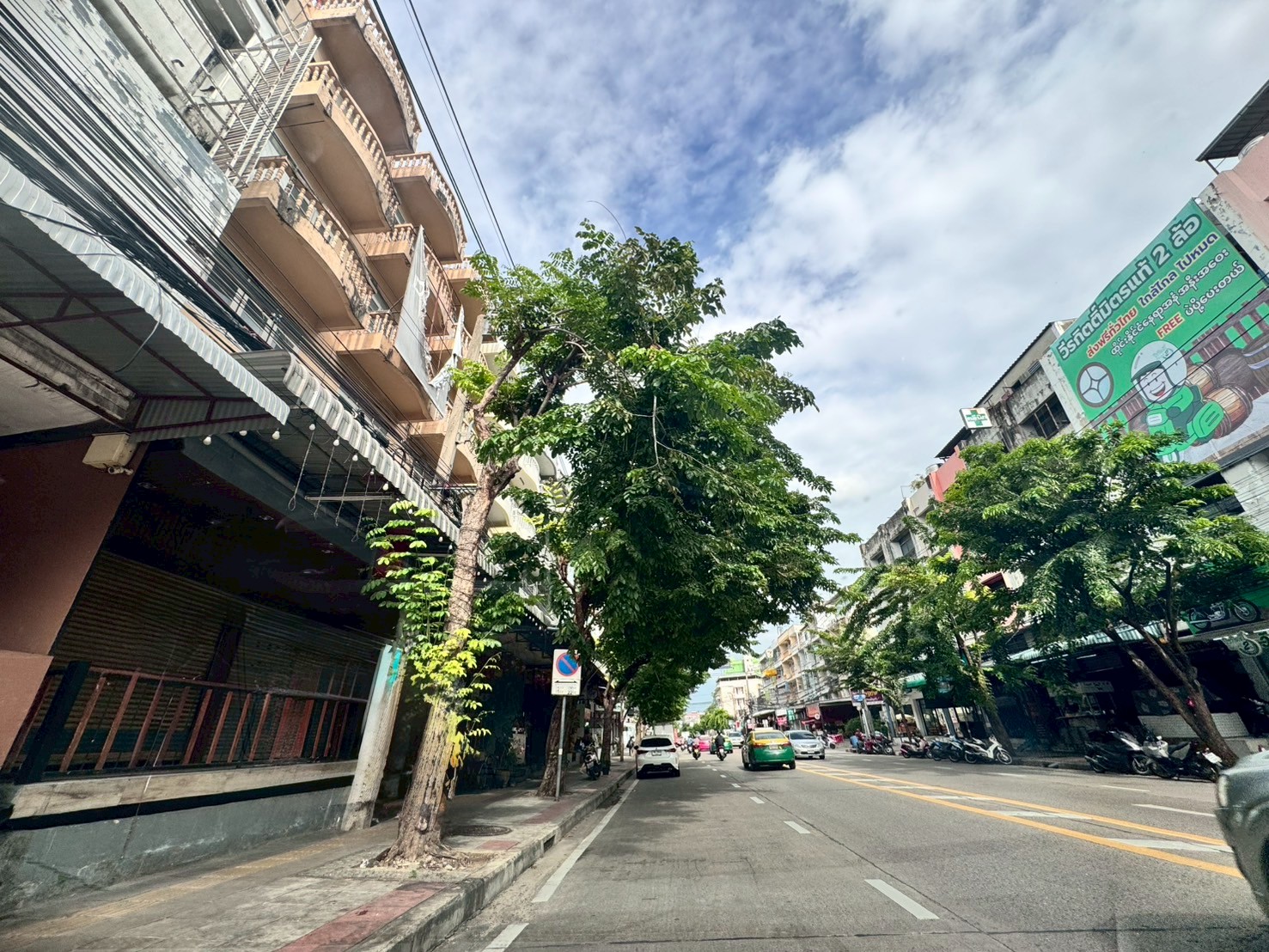 ให้เช่าอาคารพาณิชย์อุดมสุข 4 ชั้น 3คูหา ใกล้BTSบางจาก (N.1863)