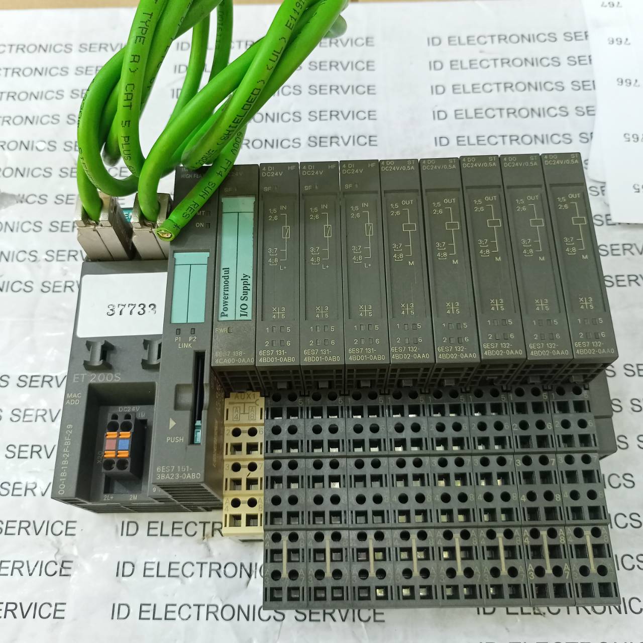 PLC " SIEMENS " MODEL : 6ES7 132-4BD02-0AA0