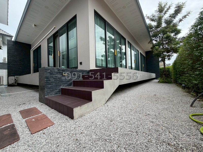 ขายบ้านสวย 2 หลัง อารียา ลิฟวิ่ง สกลนคร ที่ดินรวม 117.5 ตรว เหมาะสำหรับครอบครัวใหญ่ อยู่สบาย บรรยากาศร่มรื่น มีสวนรอบบ้าน