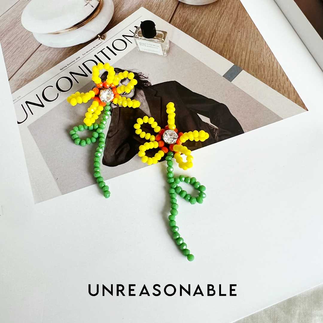 ต่างหูดอกไม้ สีเหลือง ต่างหูคลิป ต่างหูก้านเงินแท้ น้ำหนักเบา สวยใส่สบาย UA0809-01 Unreasonable Accessories