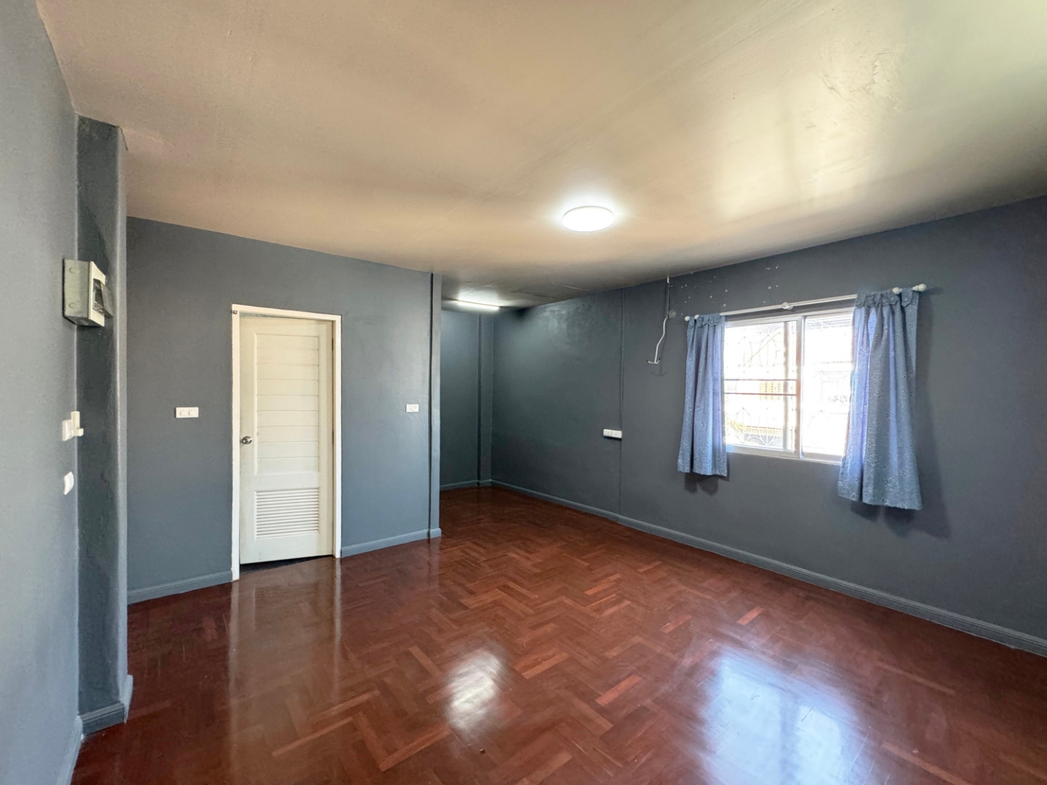 ให้เช่าทาวน์เฮ้าส์ 4 ชั้น หมู่บ้านวราธรวิลล์ พัฒนาการ 44 พร้อมเข้าอยู่ 9 ธ.ค. 68 (N.1394)