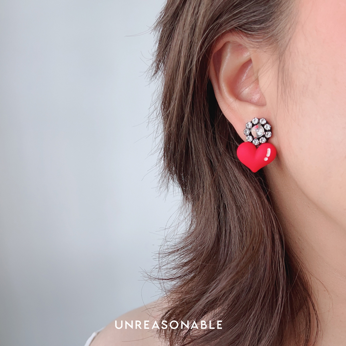 ต่างหูหัวใจ สีแดง ต่างหูคลิป ต่างหูก้านเงินแท้ น้ำหนักเบา UA0999-01 Unreasonable Accessories