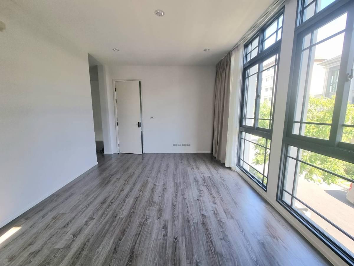 ให้เช่าThe Sonne ศรีนครินทร์-บางนา Luxury Duplex Home 3 ชั้น (N.1313)