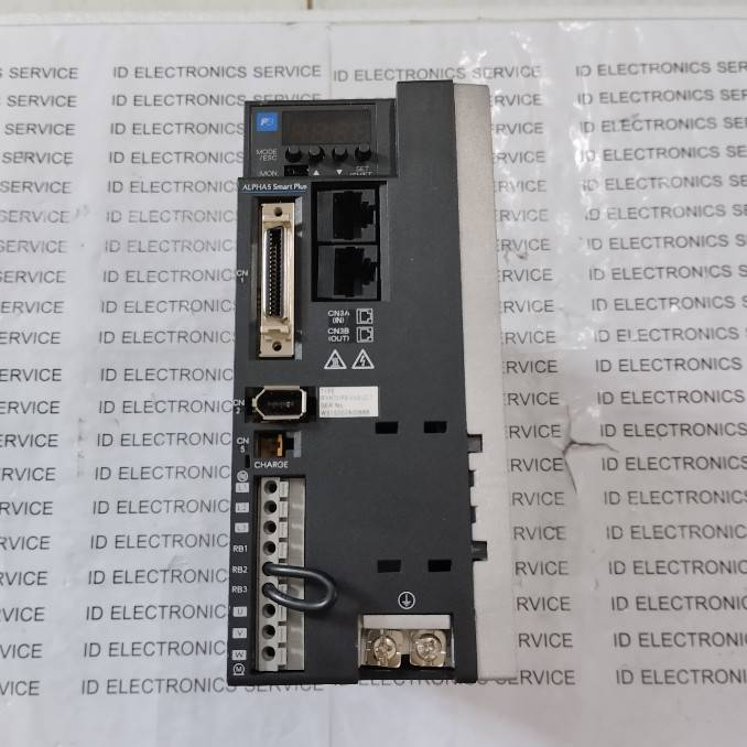 SERVO DRIVE " FUJI " MODEL : RYH751F6-VV2-ZC1