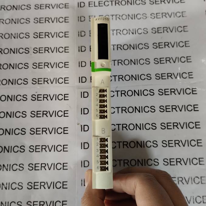 PLC " SCHNEIDER " MODEL : STBAVI1255