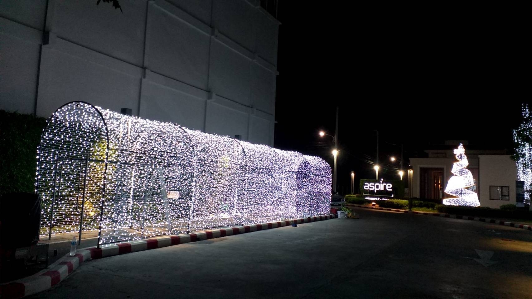 รับผลิต ขาย ซุ้มอุโมงค์ไฟ ตกแต่งพื้นที่ ในวันคริสต์มาสเพิ่มสีสันให้กับการจัดแต่งกิจกรรมวันคริสต์มาสที่สวยงาม
