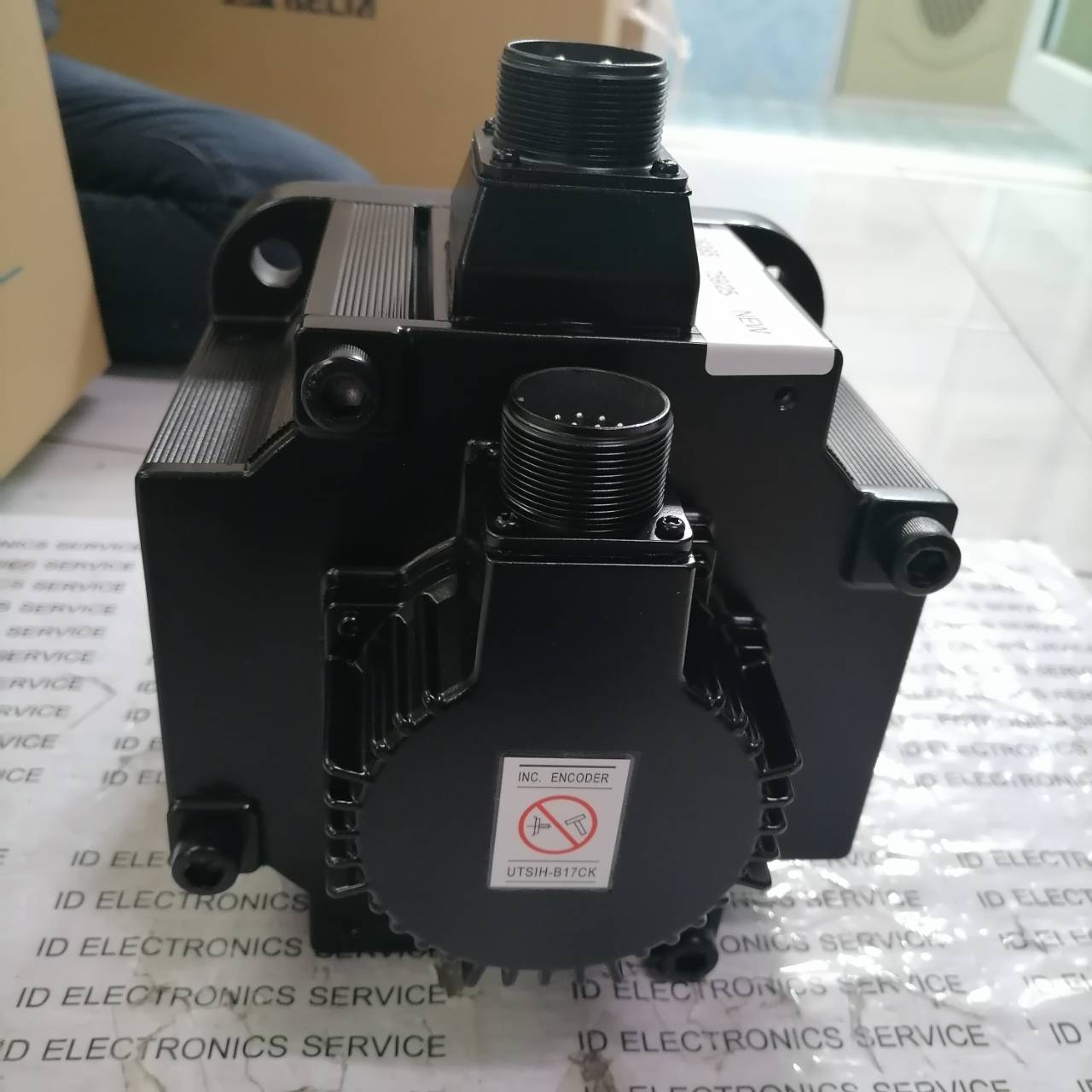 จำหน่าย SERVO MOTOR “YASKAWA” MODEL : SGMGH-20ACA21